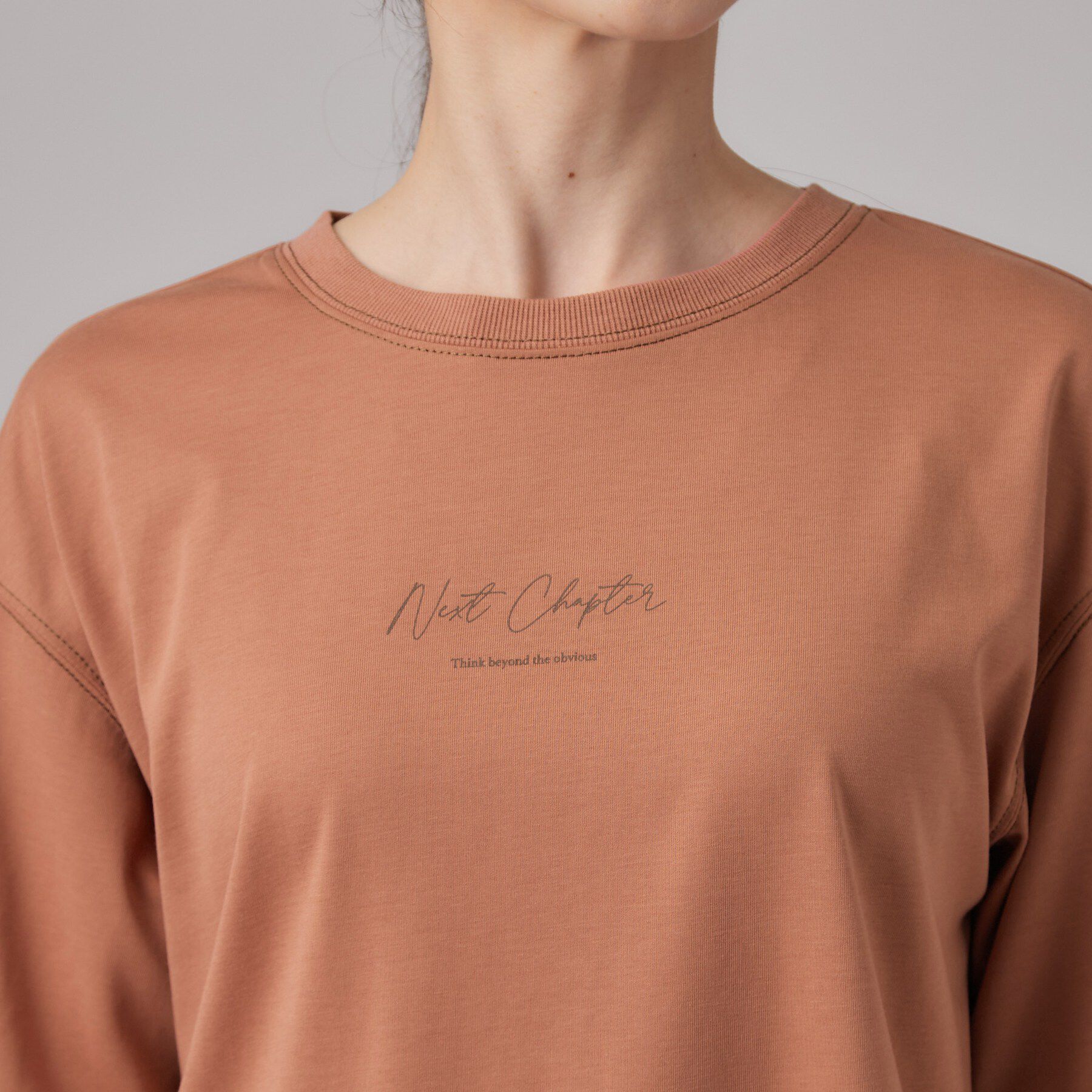 SHOO･LA･RUE「【体型カバー】インせず着られる 配色ステッチロゴTシャツ」|Tシャツ・カットソー|