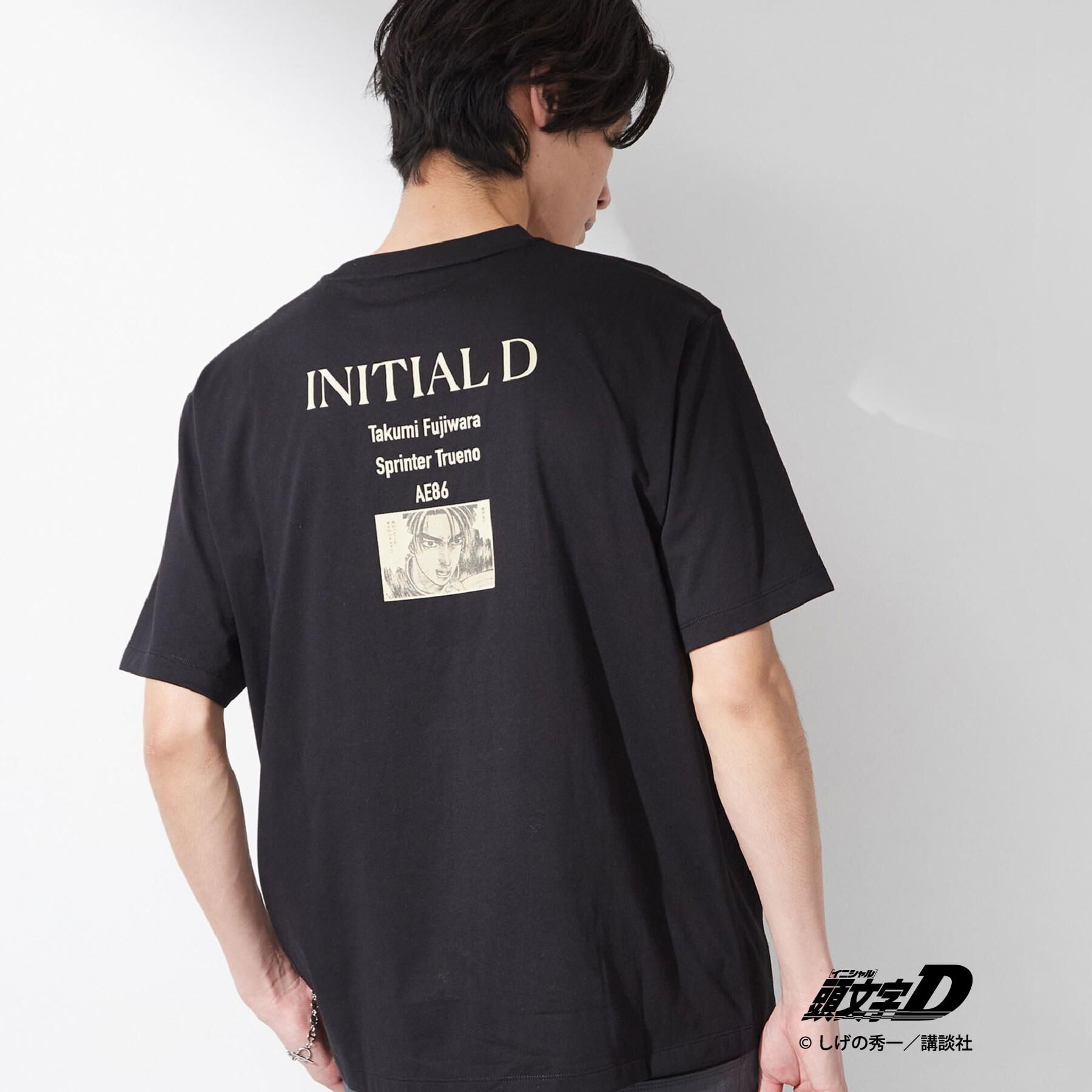THE SHOP TK「頭文字D 別注 『フジワラ』 グラフィック半袖Tシャツ ステッカー＆チャーム付き」|Tシャツ・カットソー|