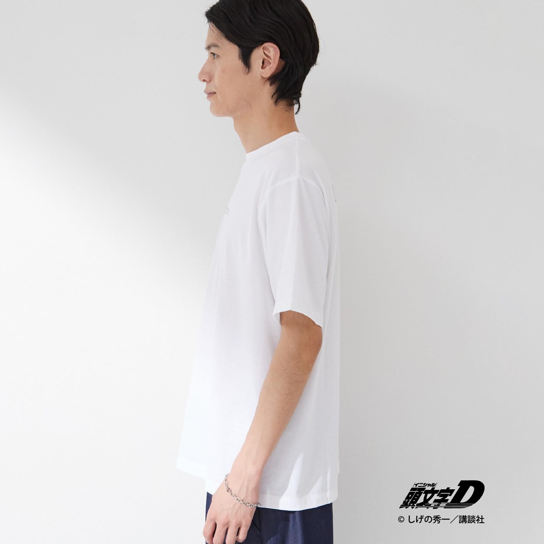 THE SHOP TK「頭文字D 別注 『フジワラ』 グラフィック半袖Tシャツ ステッカー＆チャーム付き」|Tシャツ・カットソー|