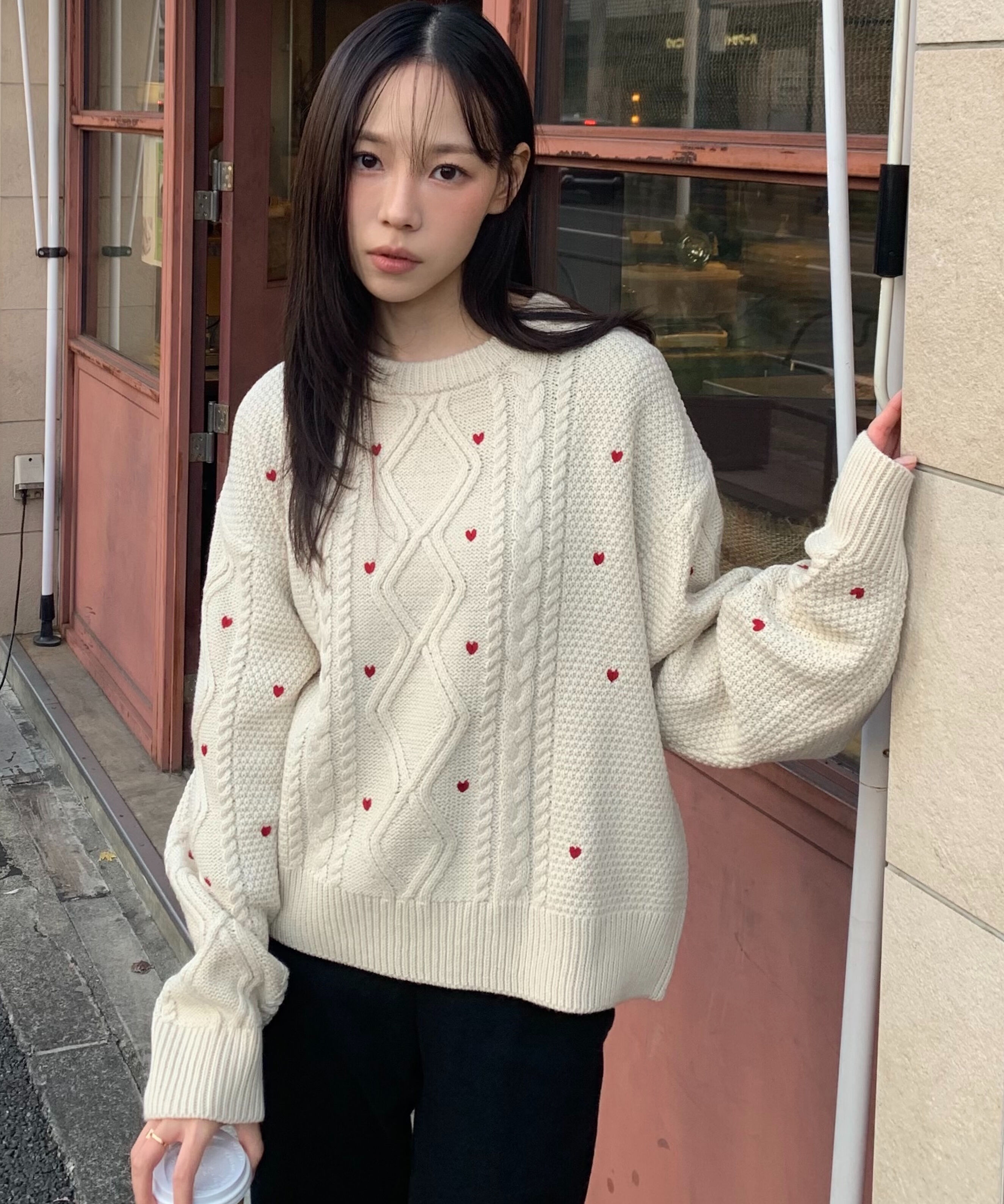  「ハート刺繍ケーブルニット」|ニット・セーター|オフ