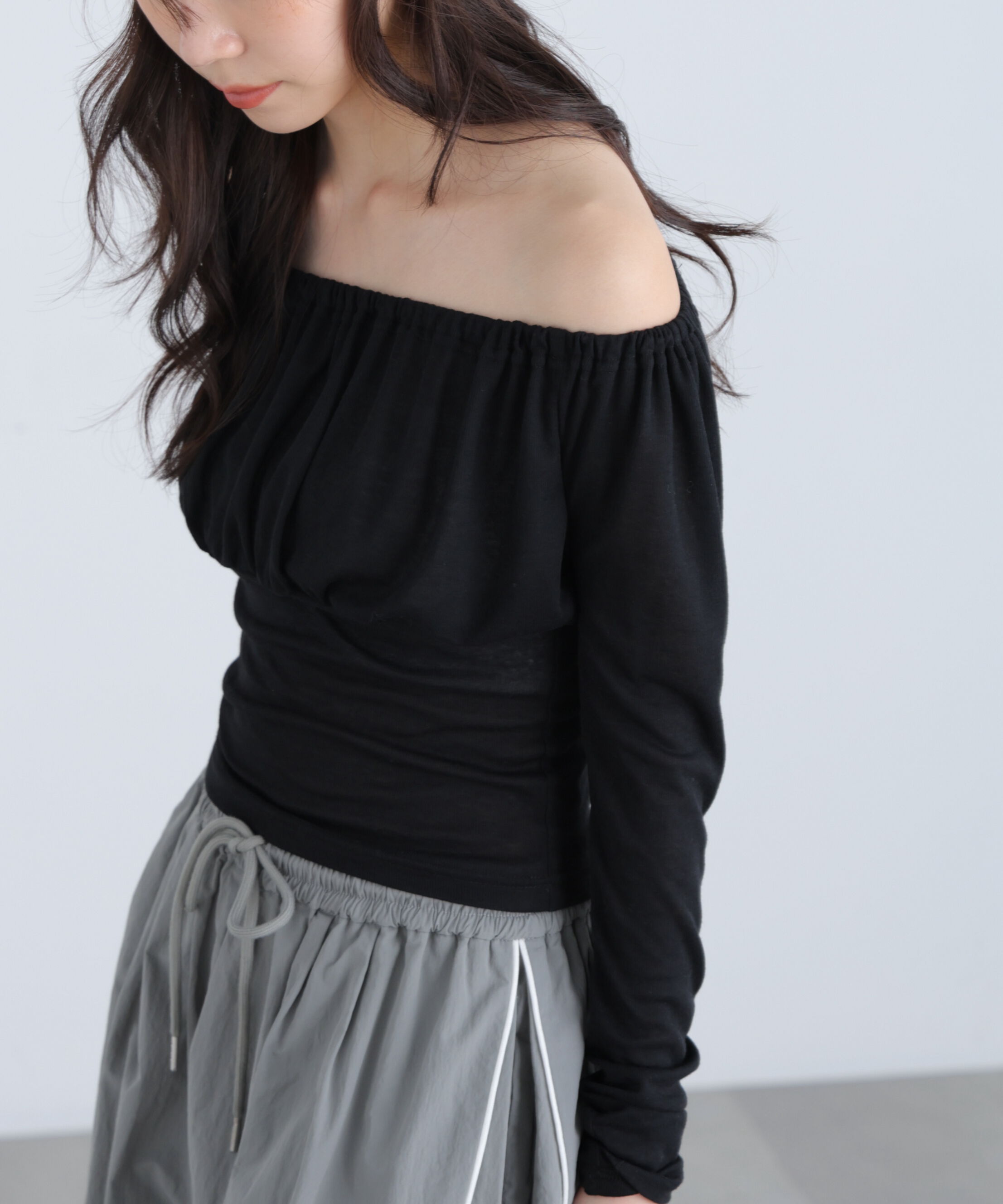  「オフショルシアーギャザーカットソー」|Tシャツ・カットソー|