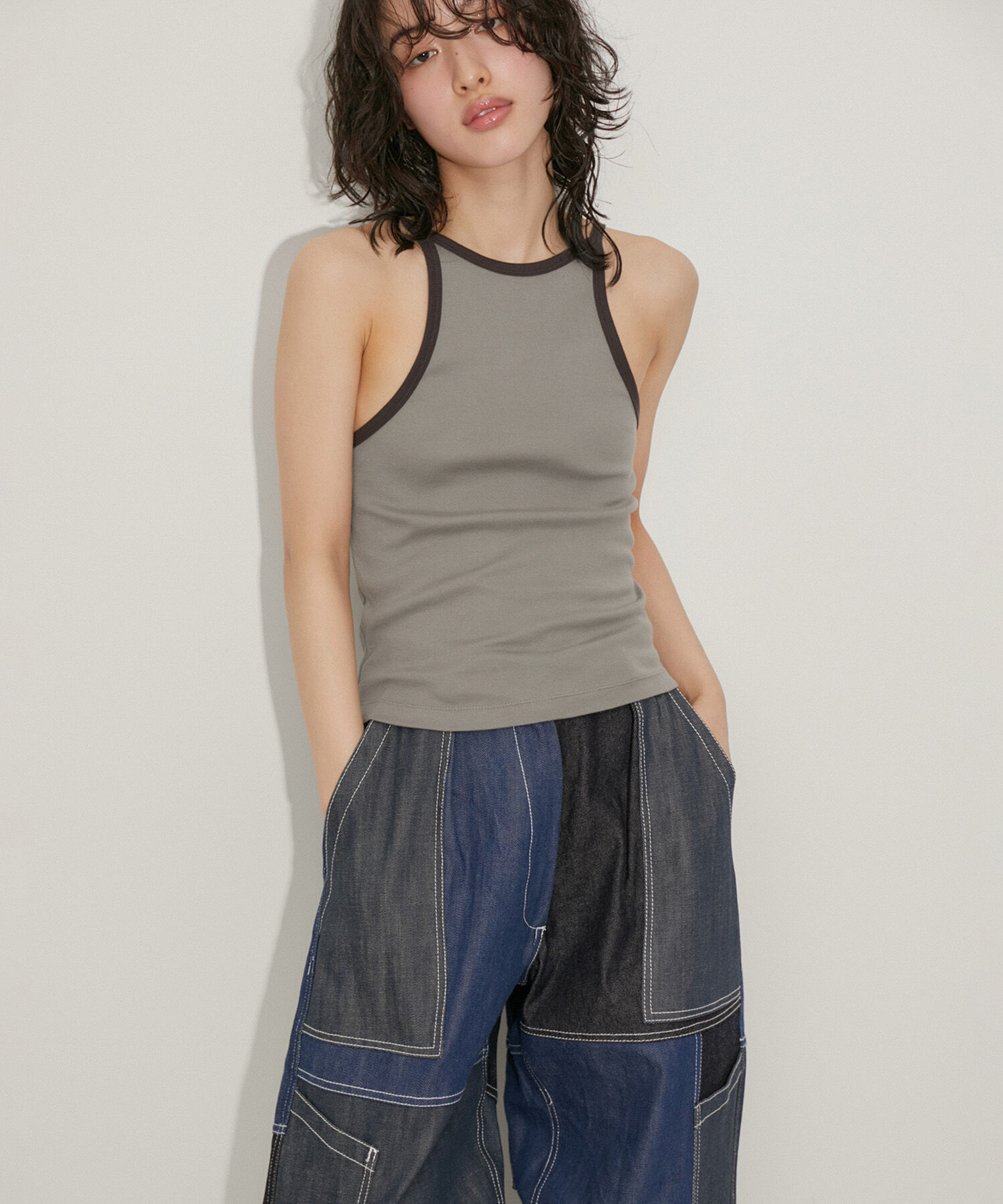 ADAM ET ROPE'「【Allege.for ADAM ET ROPE'】BI COLOR TANK TOP」|キャミソール|グレー(07)