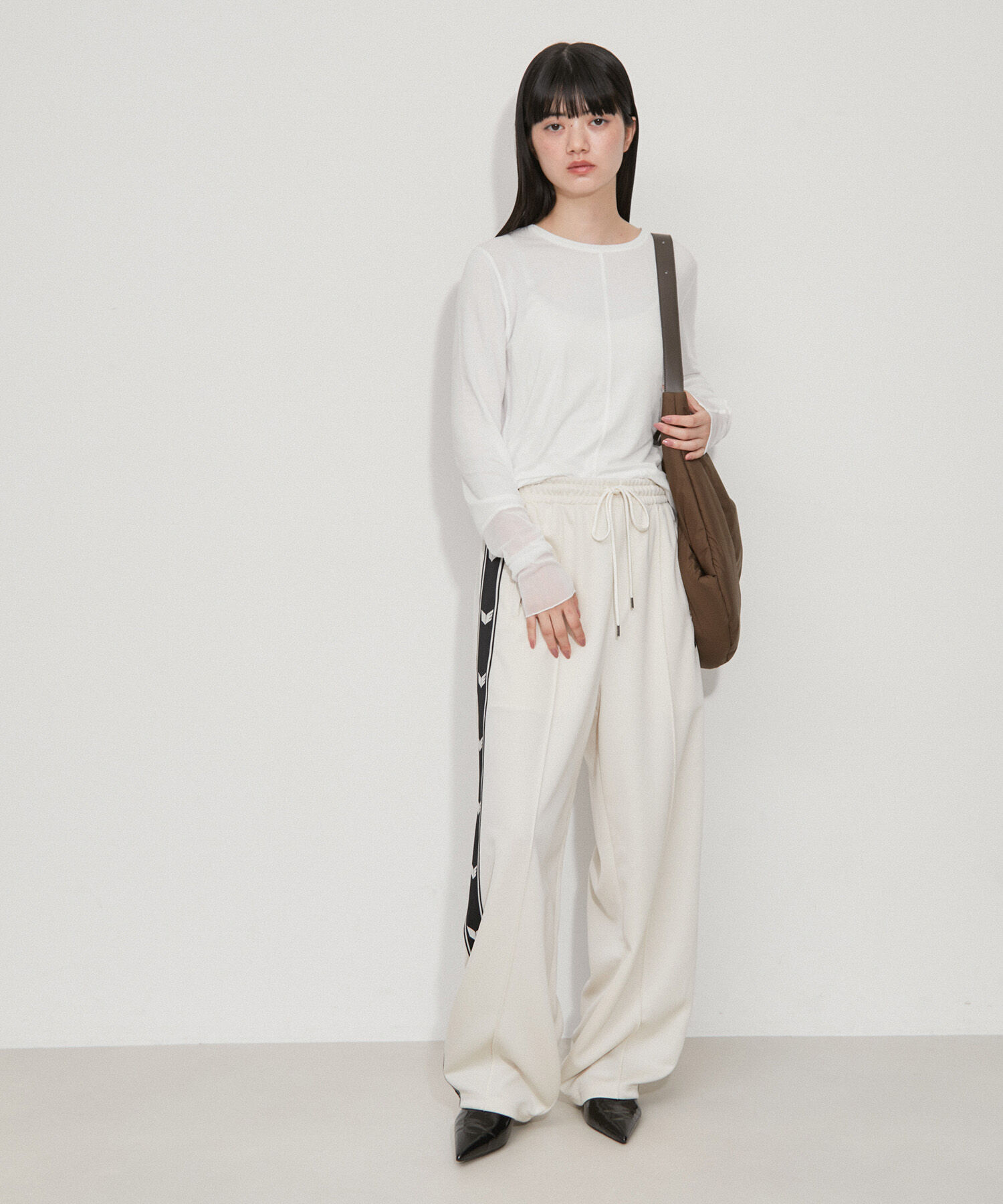 ADAM ET ROPE'「【サステナブル・洗える】エアリーシアーカフスカットソー」|Tシャツ・カットソー|