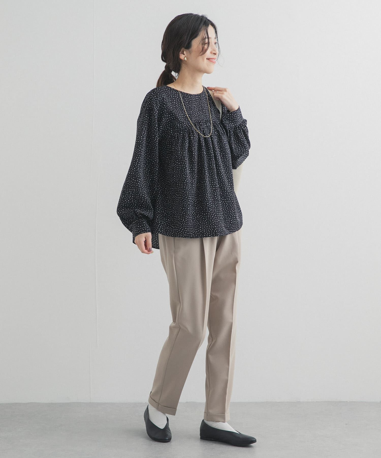 URBAN RESEARCH DOORS「ドットギャザーブラウス」|シャツ・ブラウス|