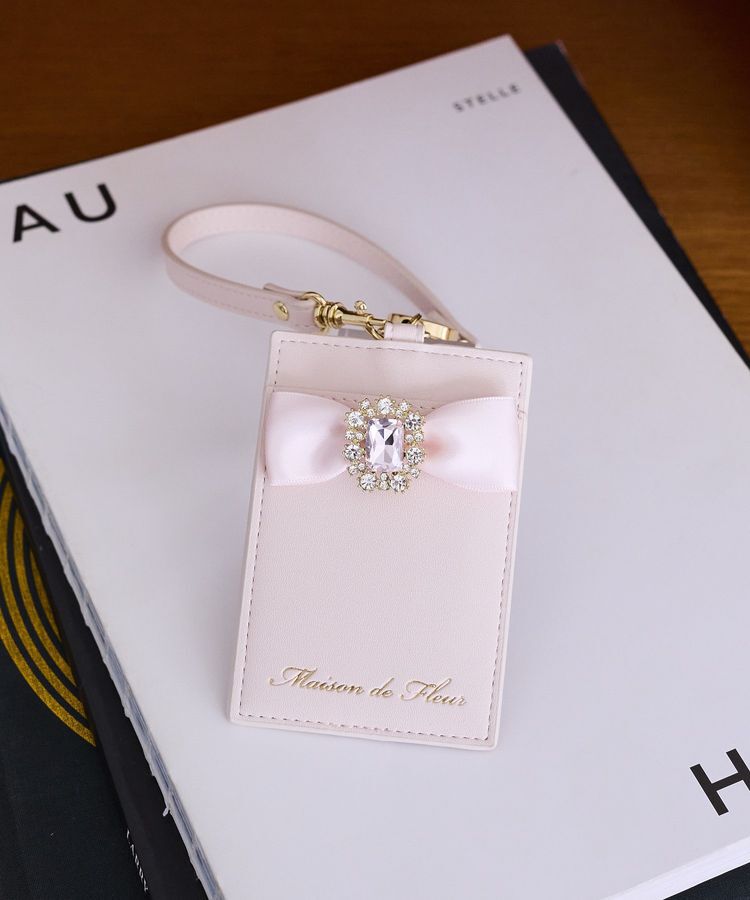 Maison de FLEUR「【予約】リール付きビジューリボンパスケース」|その他|ピンク