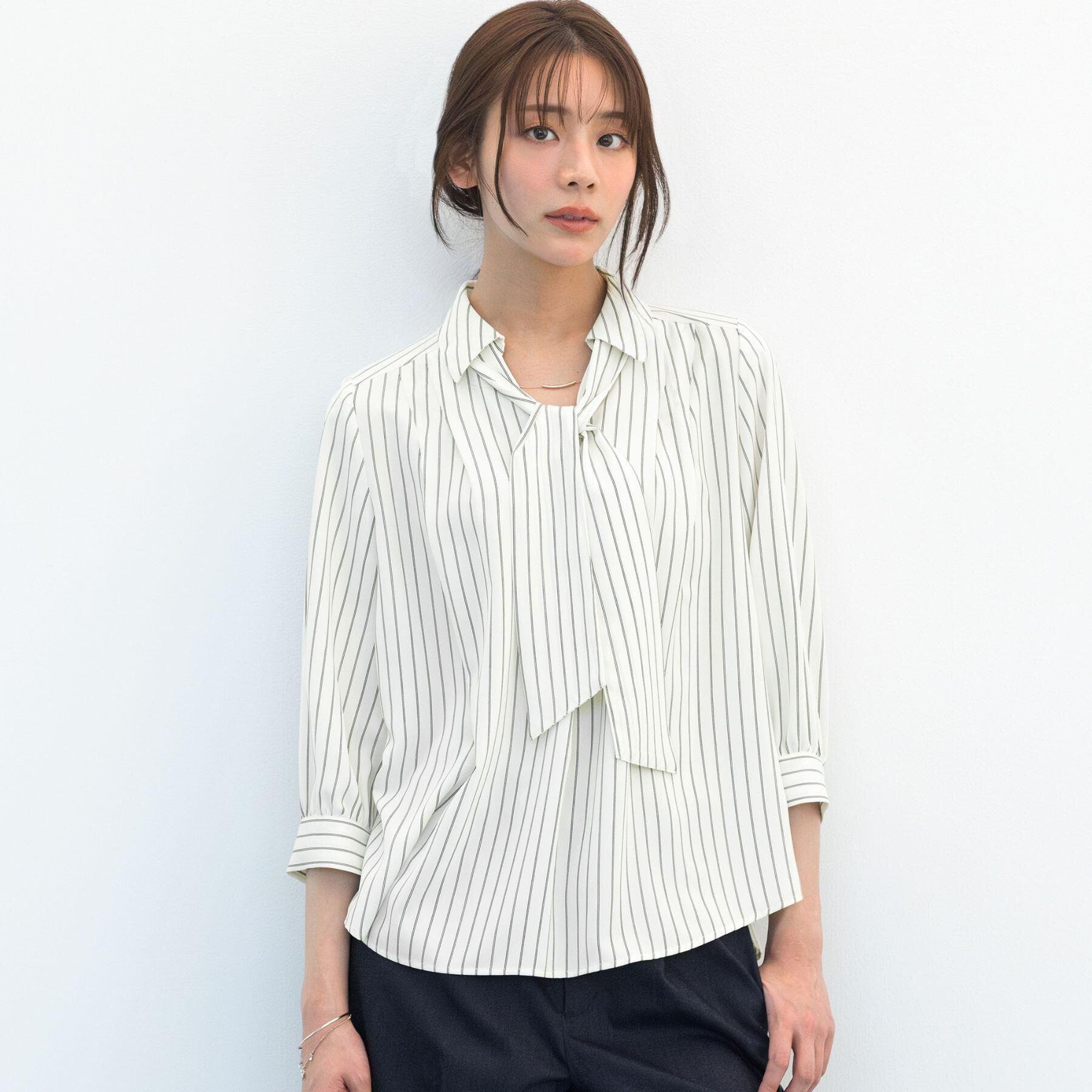 grove「高評価！【貴島明日香さん着用・洗える】チャーム付きマルチWAYボウタイブラウス」|シャツ・ブラウス|