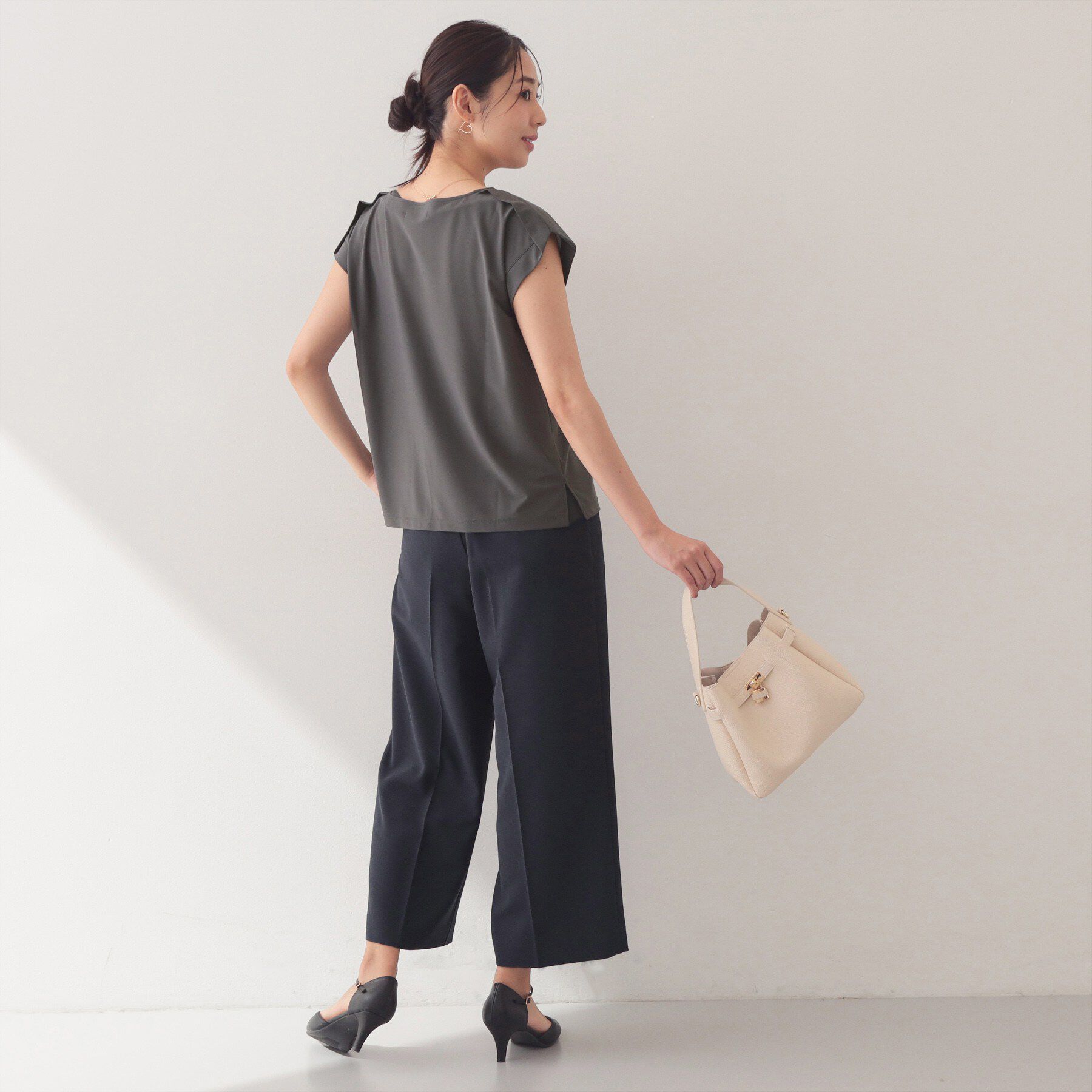 index「【接触冷感】ひんやりキーネックフレンチトップス《洗濯機OK》」|Tシャツ・カットソー|