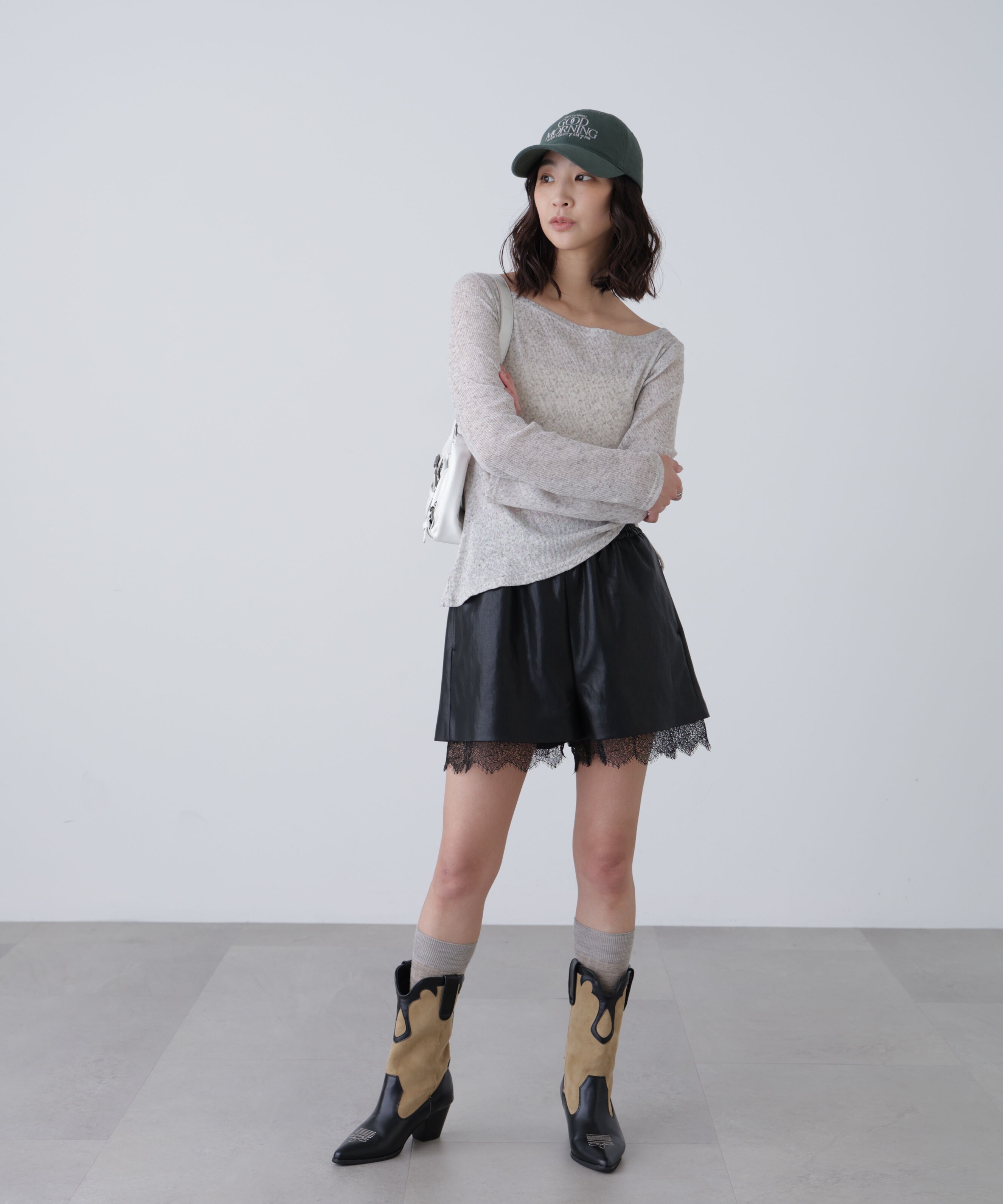  「レースレイヤードエコレザーショートパンツ」|その他|