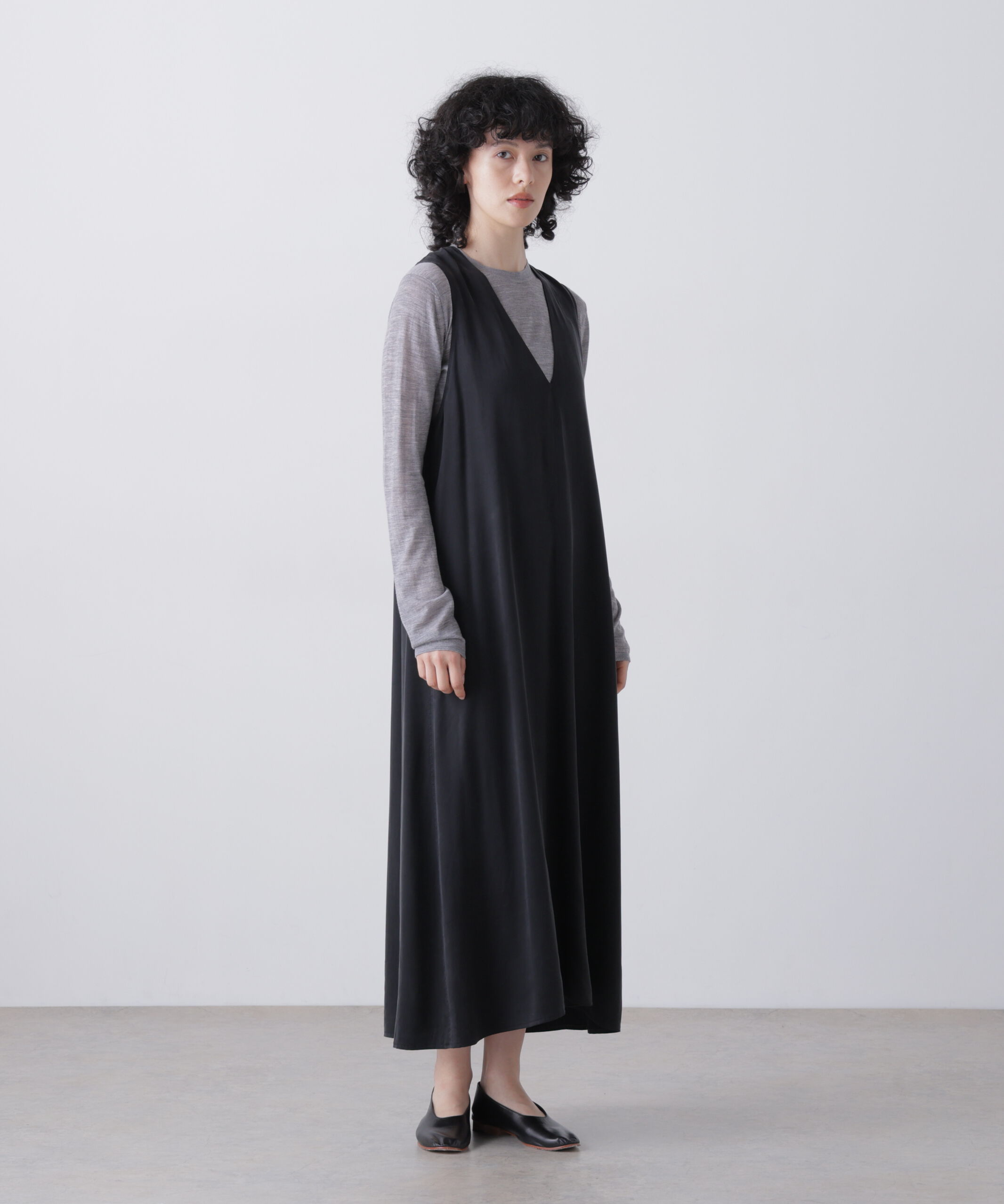 YLEVE 「YLEVE / FIBRILLATED SATIN A - LINE DRESS」|ワンピース|BLACK