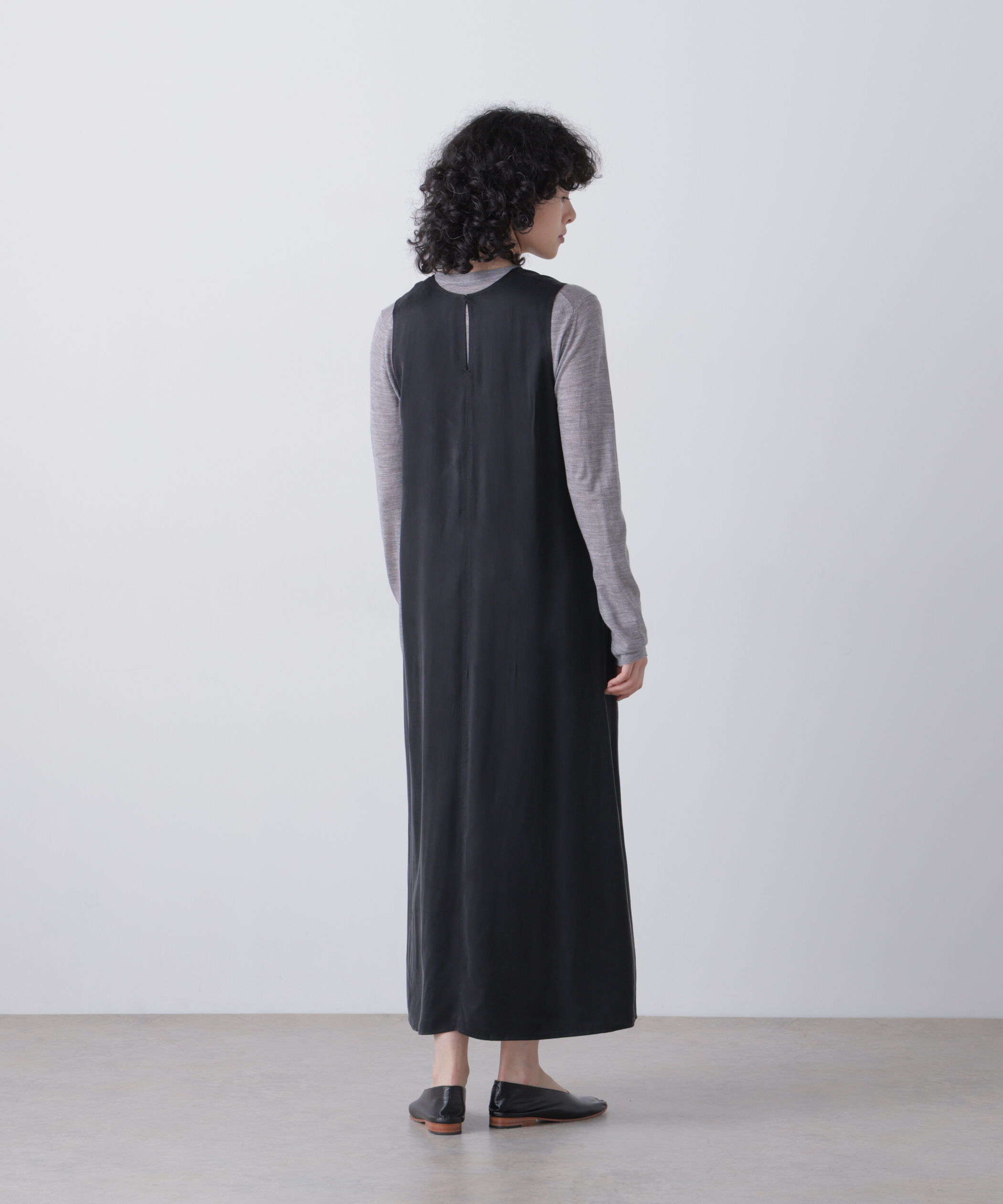 YLEVE 「YLEVE / FIBRILLATED SATIN A - LINE DRESS」|ワンピース|