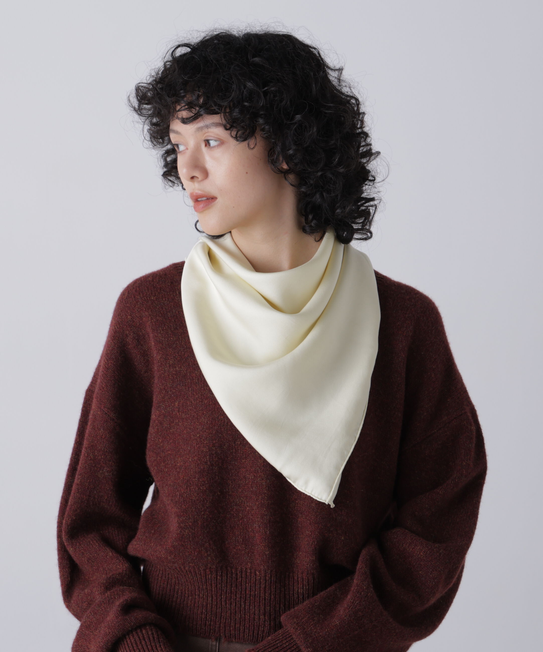 YLEVE 「YLEVE / SILK-CUPRO GABARDINE SCARF」|バンダナ・スカーフ|ホワイト2