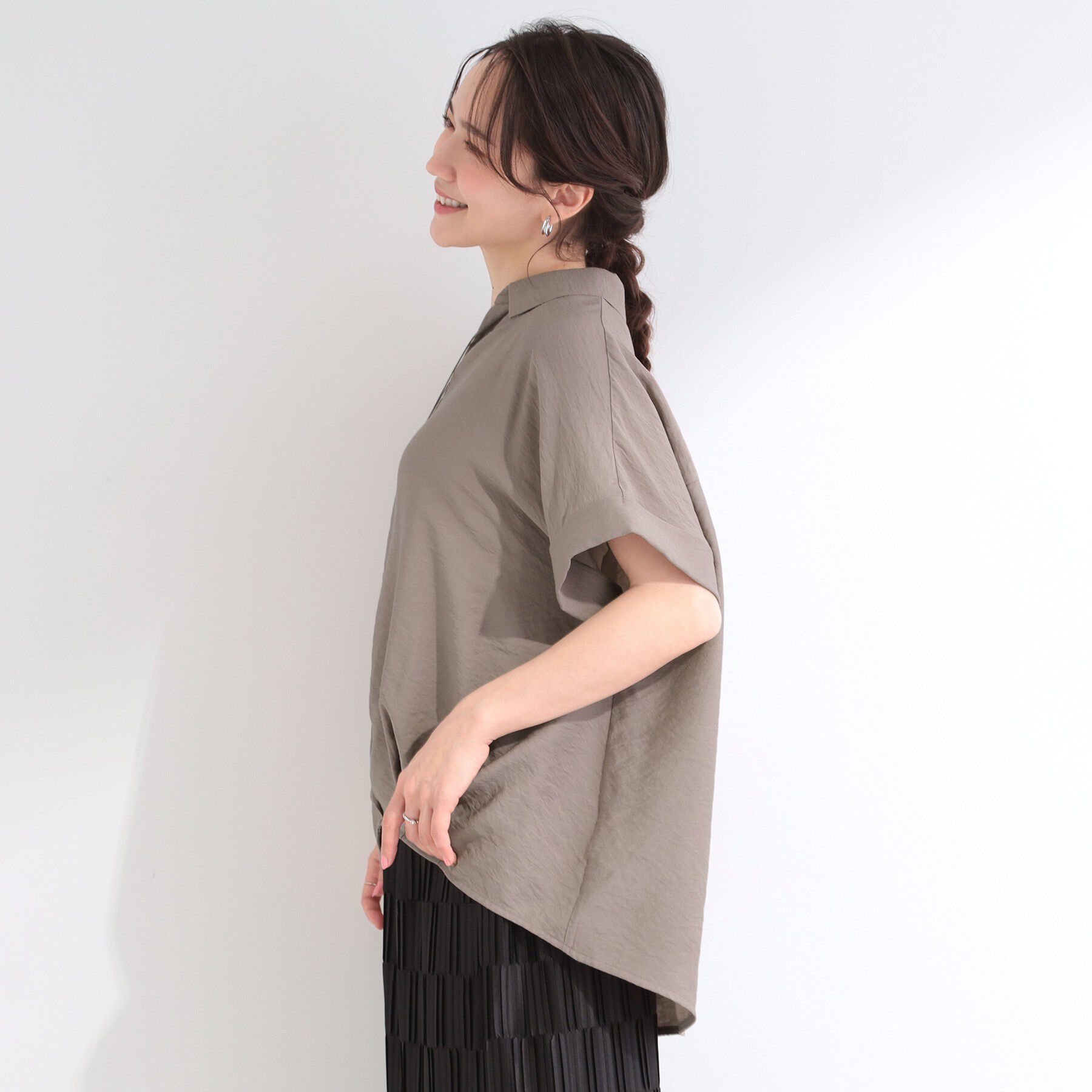 SHOO･LA･RUE「【ひんやり/S-LL/洗濯機可】インせず着られる 裾タック スキッパーシャツ」|シャツ・ブラウス|