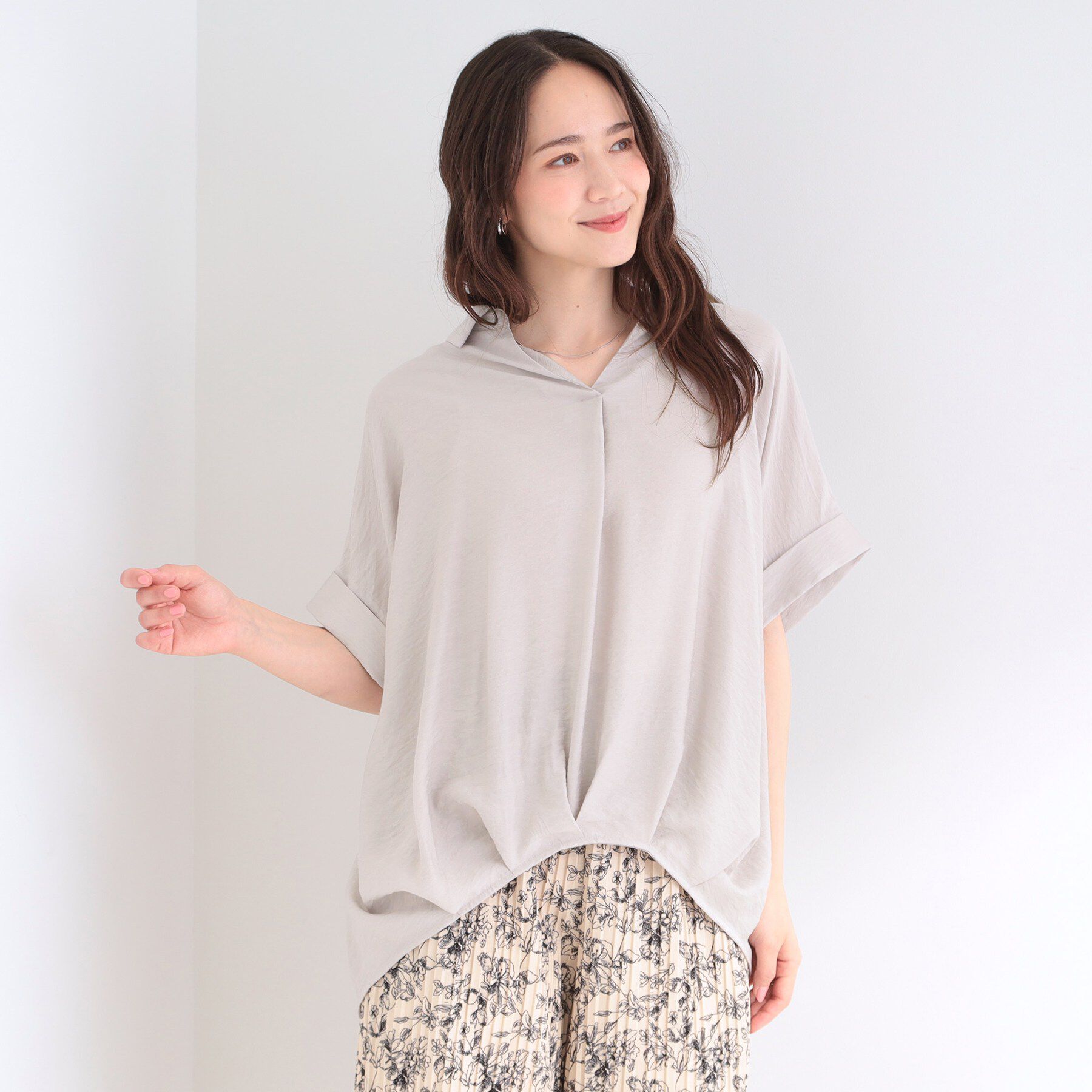 SHOO･LA･RUE「【ひんやり/S-LL/洗濯機可】インせず着られる 裾タック スキッパーシャツ」|シャツ・ブラウス|