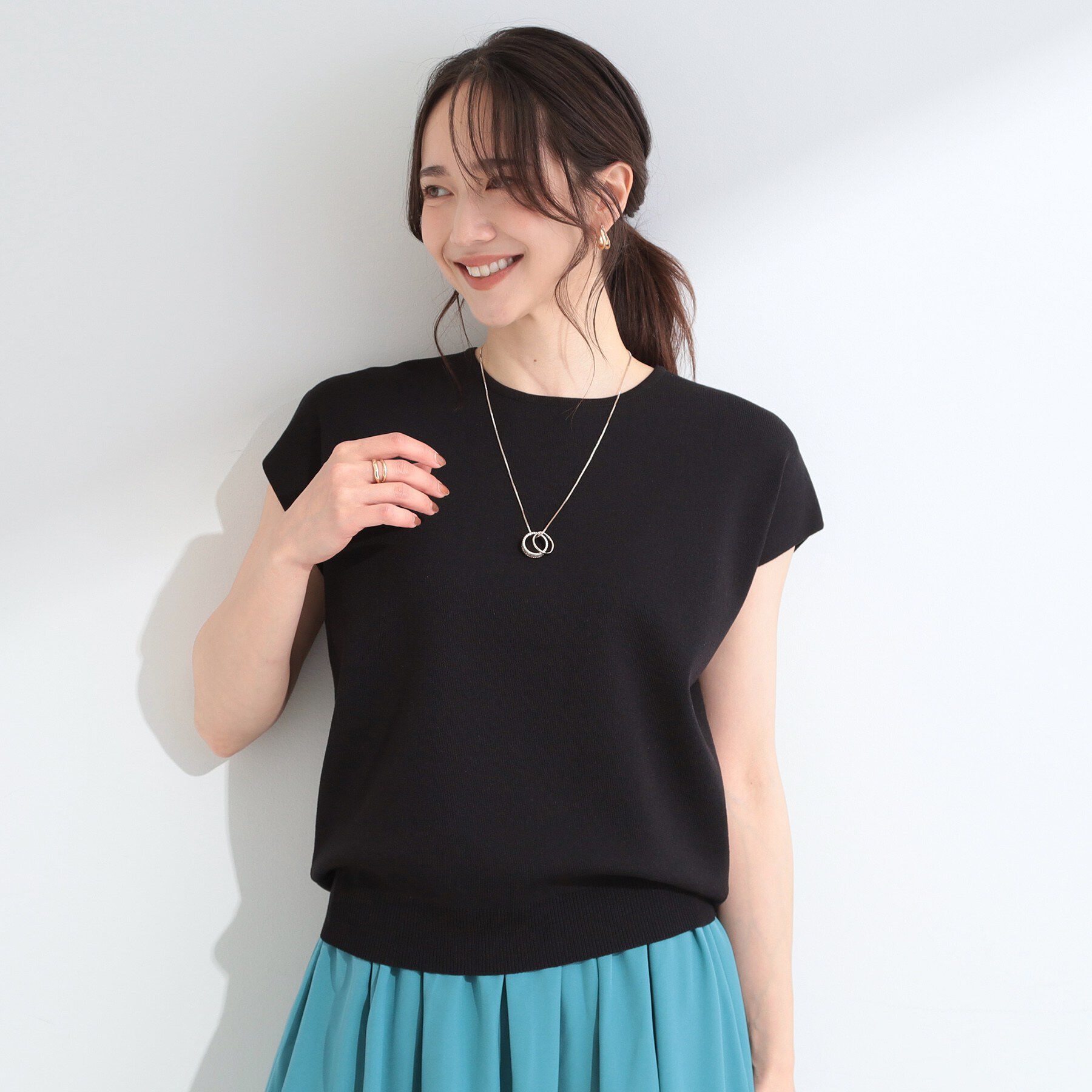 SHOO･LA･RUE「【ひんやり/洗濯機可/S-LL】インせず着られる 大人シンプルサマーニット」|ニット・セーター|