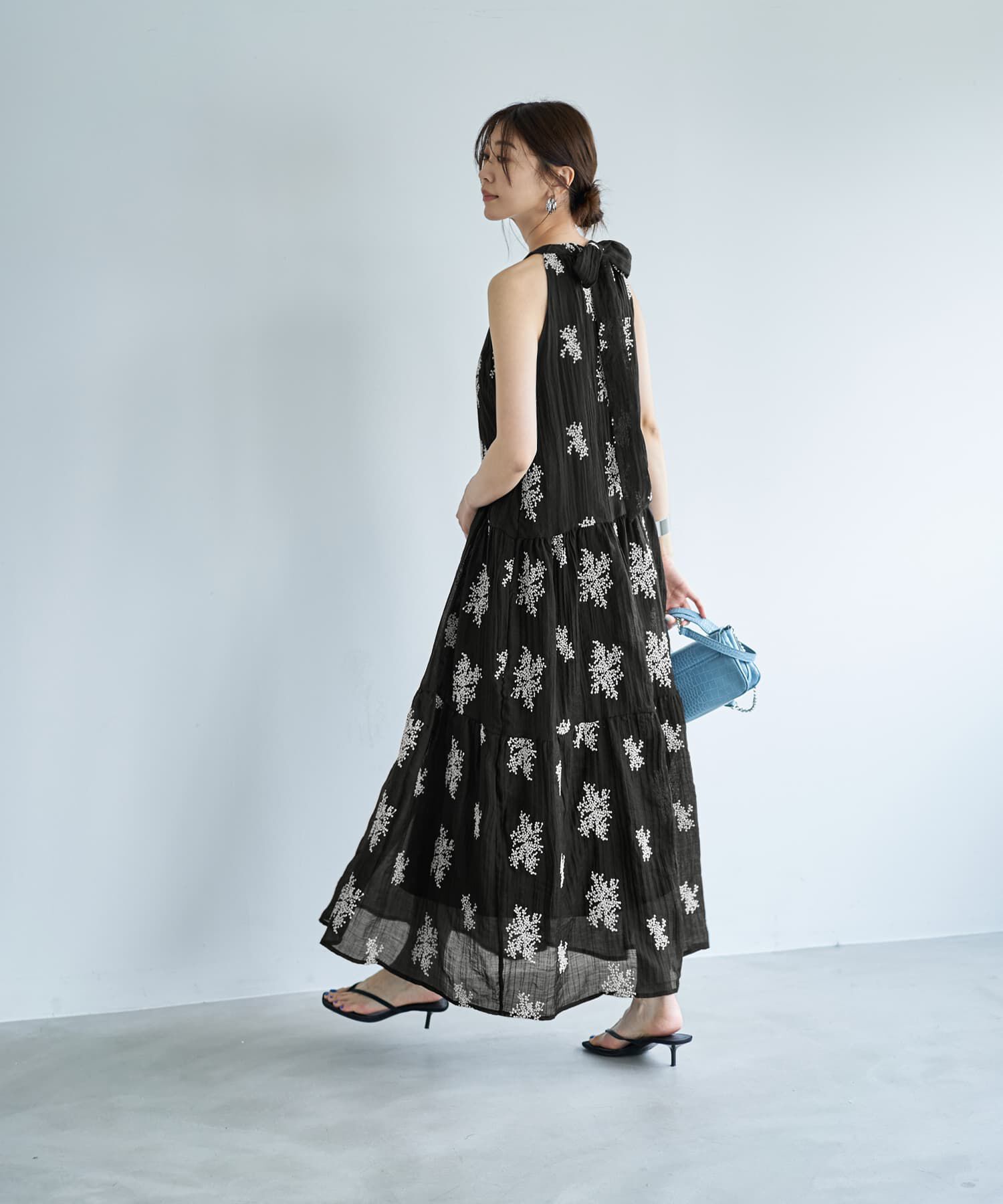 STYLE DELI「ミモザ刺繍のホルターネックティアードワンピース」|ワンピース|