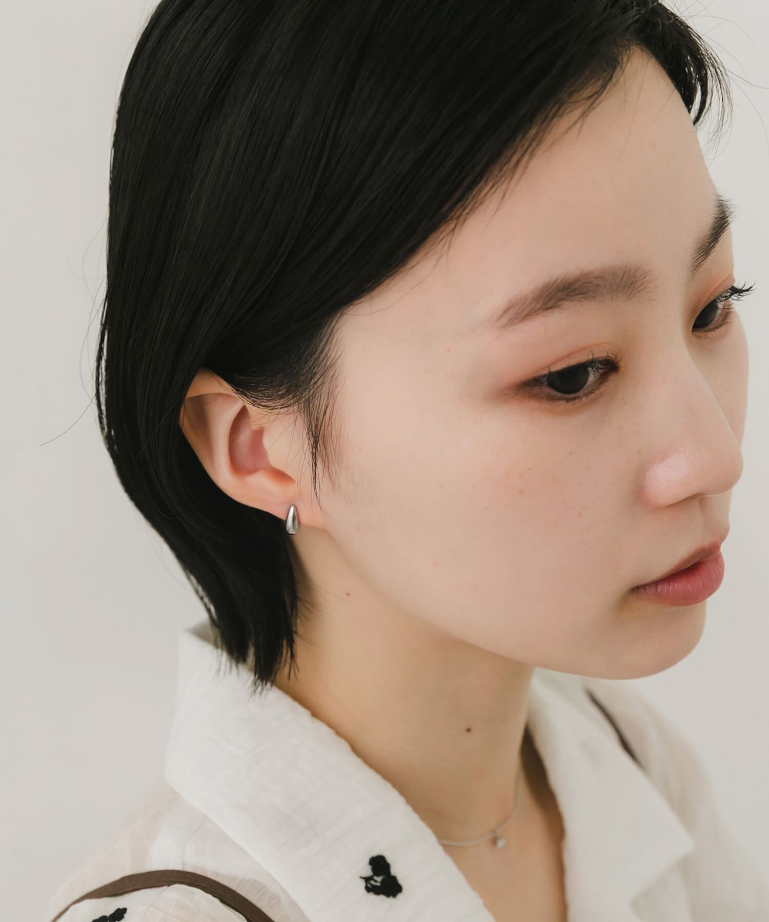 SMELLY「ステンレスミニマルドロップピアス」|ピアス|
