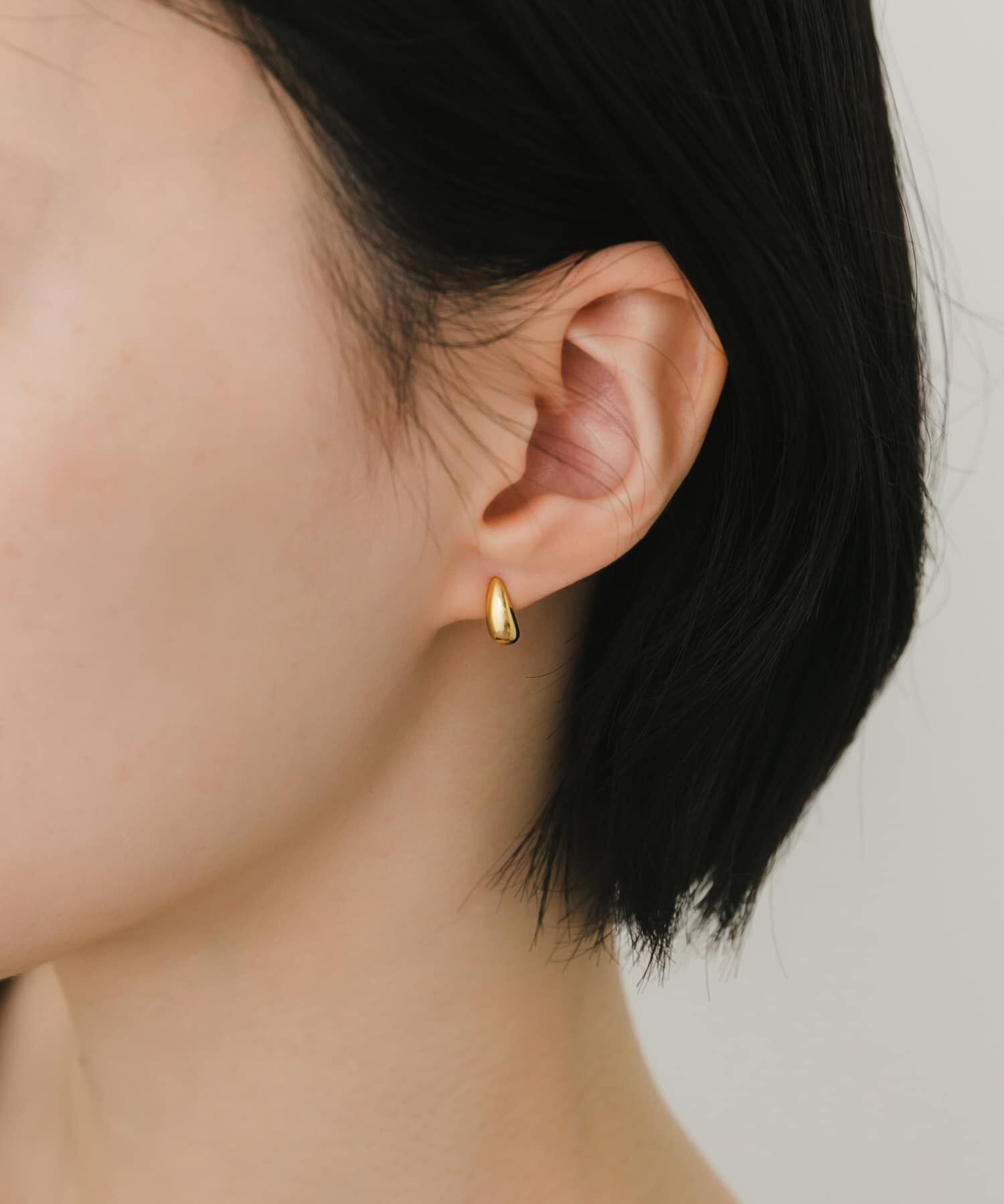 SMELLY「ステンレスミニマルドロップピアス」|ピアス|ゴールド