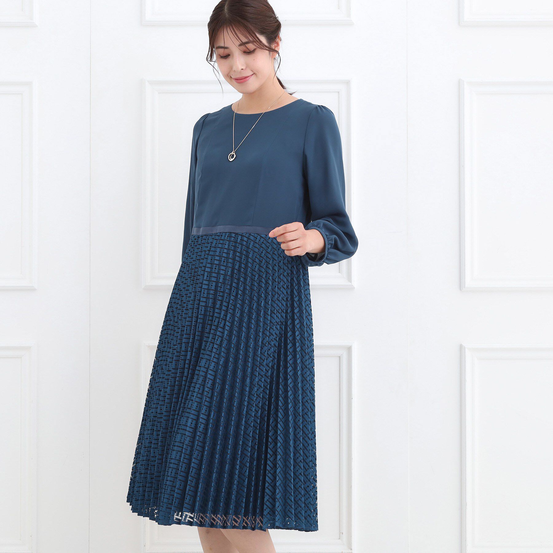 Reflect「【SS-4Lサイズ】シフォン&times;幾何柄レースプリーツワンピース」|ワンピース|