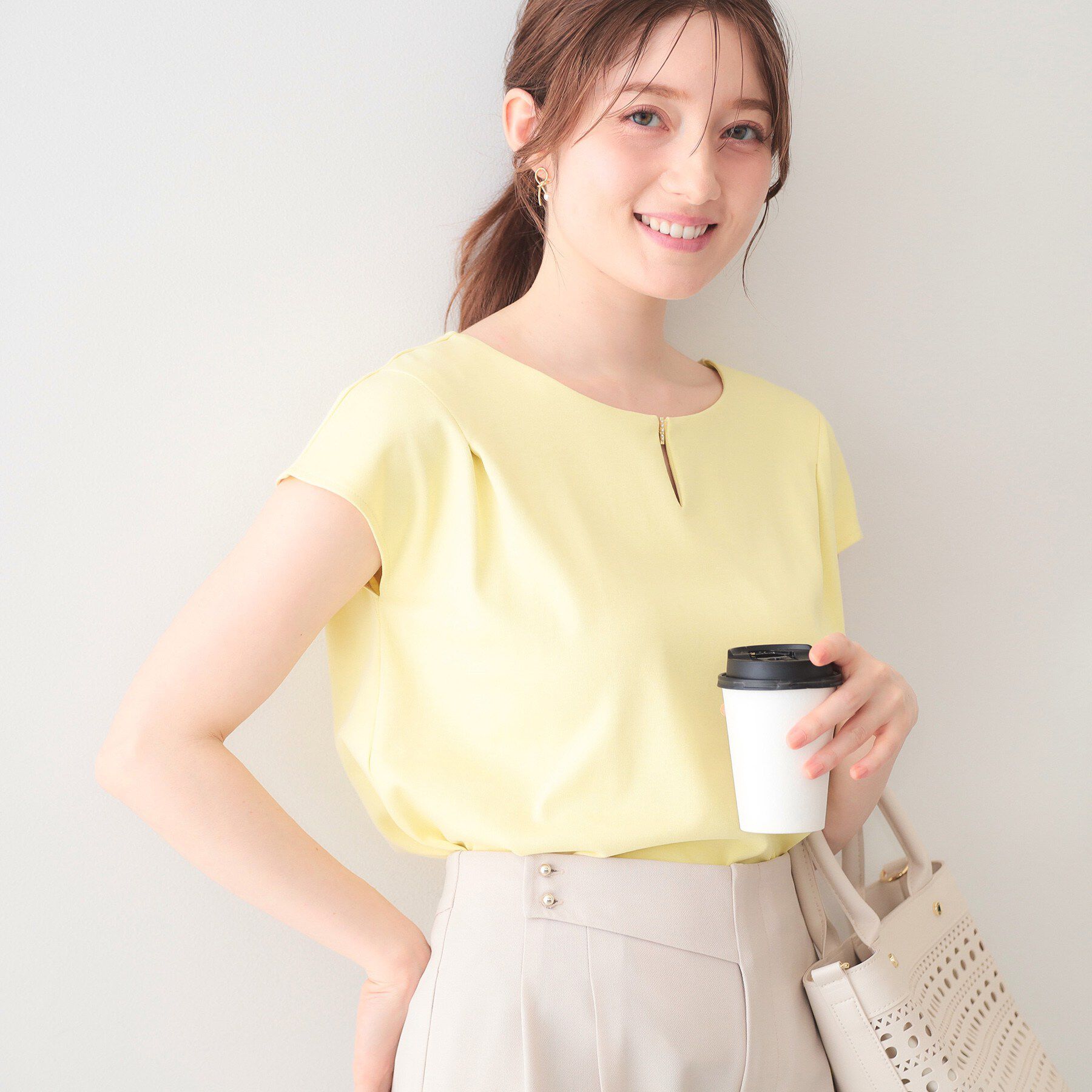 index「【接触冷感】ビジューキーネックフレンチトップス《UVケア／洗濯機OK／XS～3L／8col》」|Tシャツ・カットソー|ライトイエロー(03
