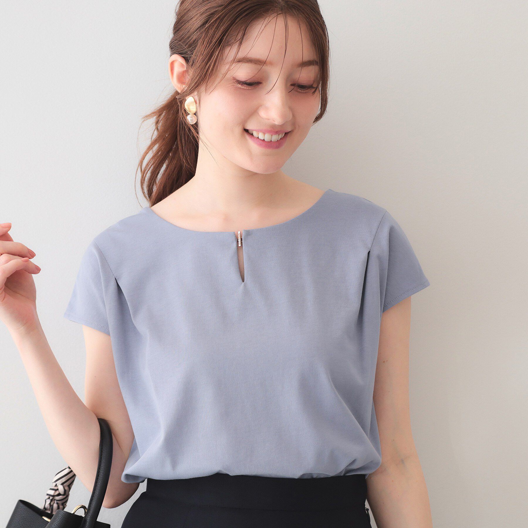index「【接触冷感】ビジューキーネックフレンチトップス《UVケア／洗濯機OK／XS～3L／8col》」|Tシャツ・カットソー|ブルー(091)