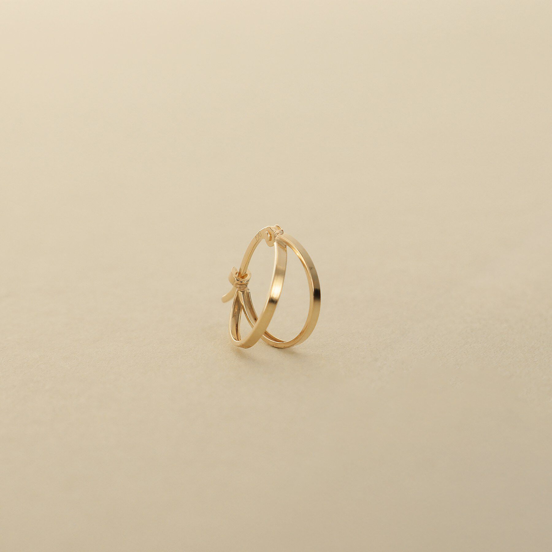 COCOSHNIK ONKITSCH「K10フラットダブルフープピアス」|ピアス|