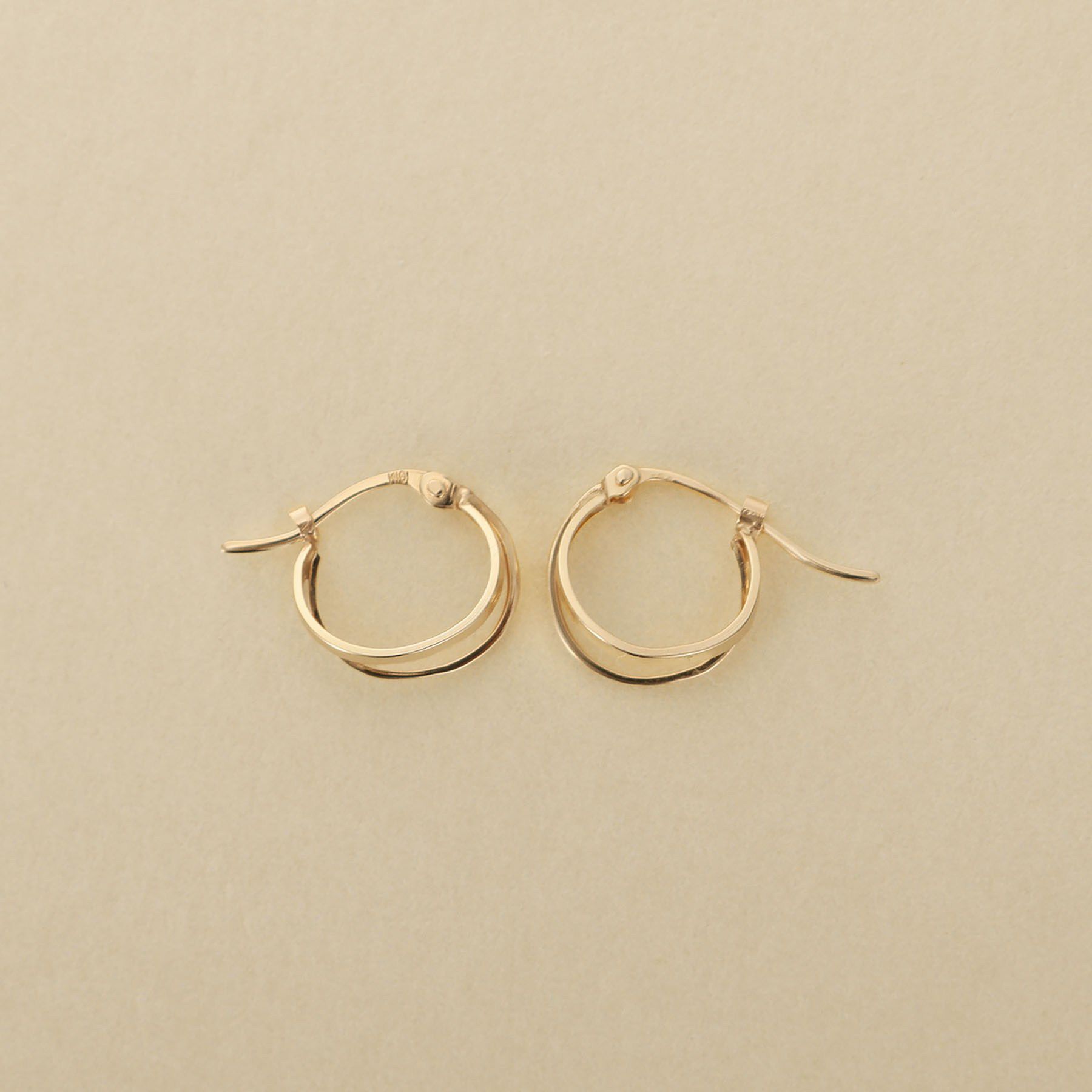 COCOSHNIK ONKITSCH「K10フラットダブルフープピアス」|ピアス|