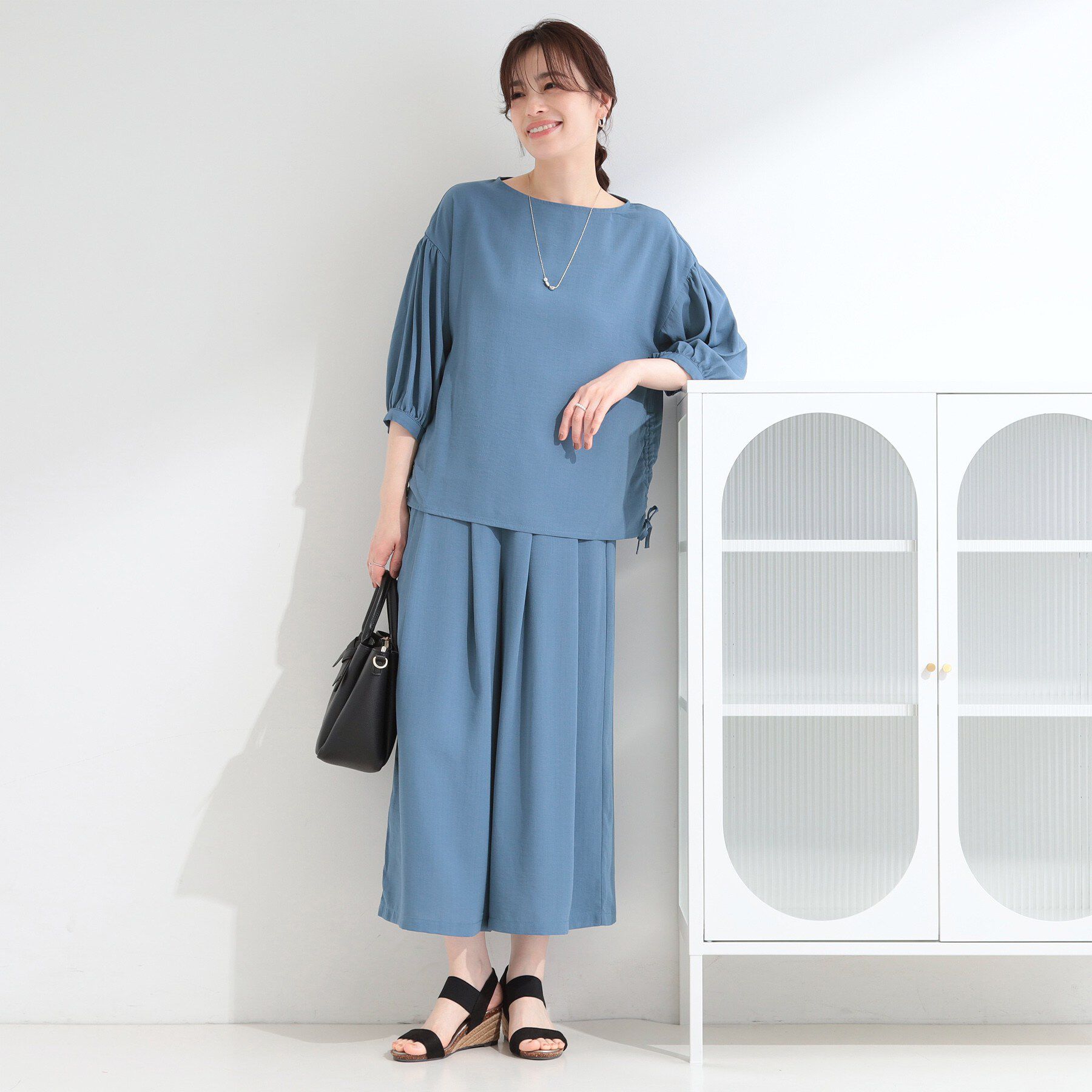 SHOO･LA･RUE「【セットアップ可/S-LL/洗濯機可】体型カバーも叶う さらり麻調シャーリングブラウス」|シャツ・ブラウス|