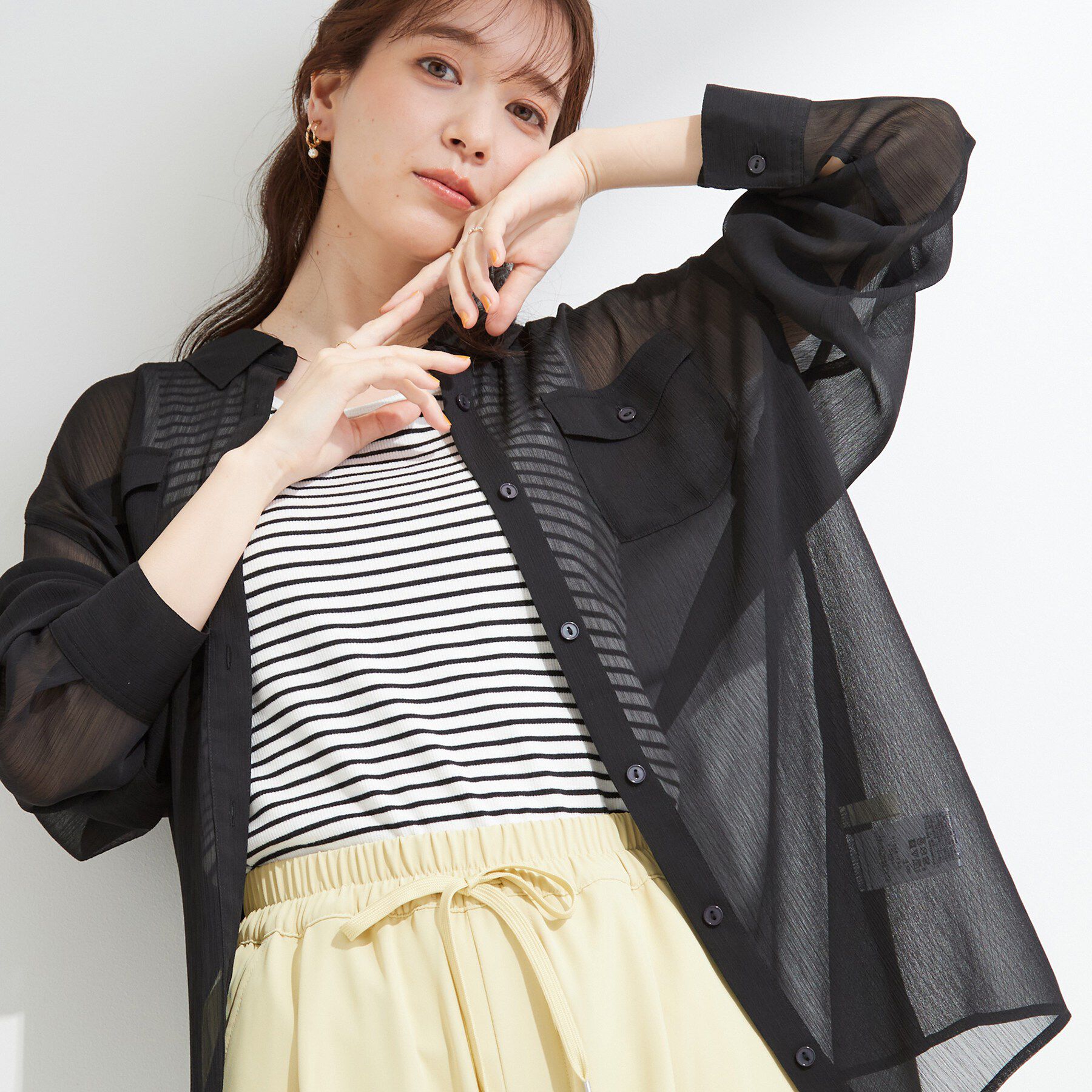 SHOO･LA･RUE「【洗濯機可】ダブルポケット 楊柳しぼしぼシアーシャツ」|シャツ・ブラウス|ブラック(019)