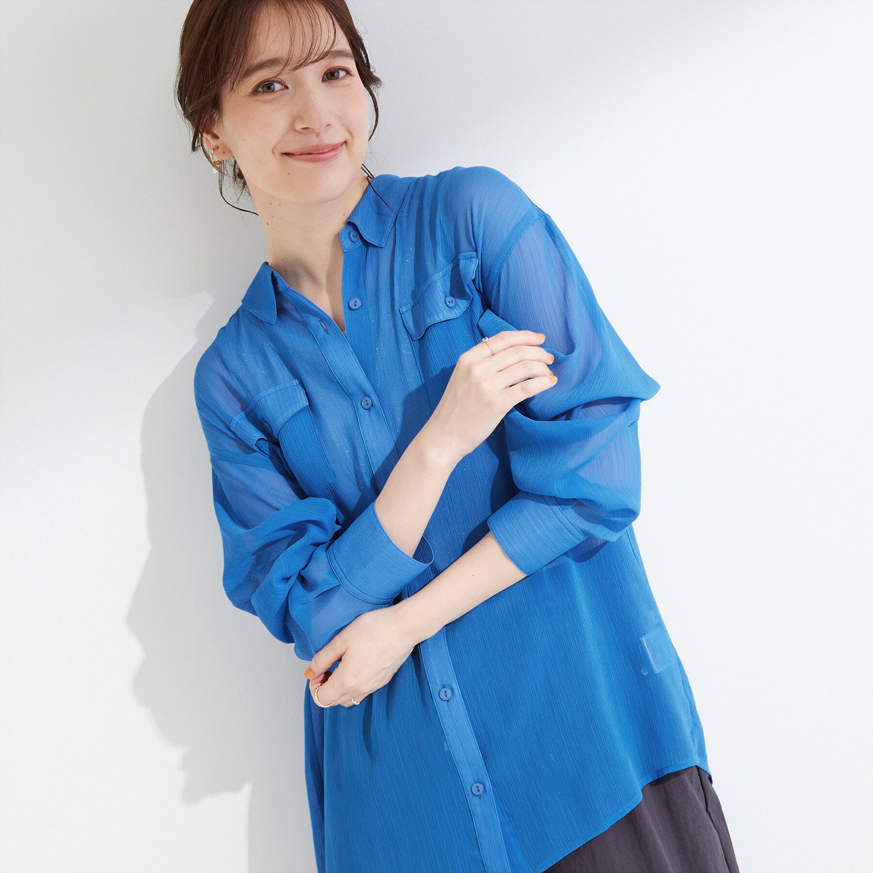 SHOO･LA･RUE「【洗濯機可】ダブルポケット 楊柳しぼしぼシアーシャツ」|シャツ・ブラウス|ブルー(092)