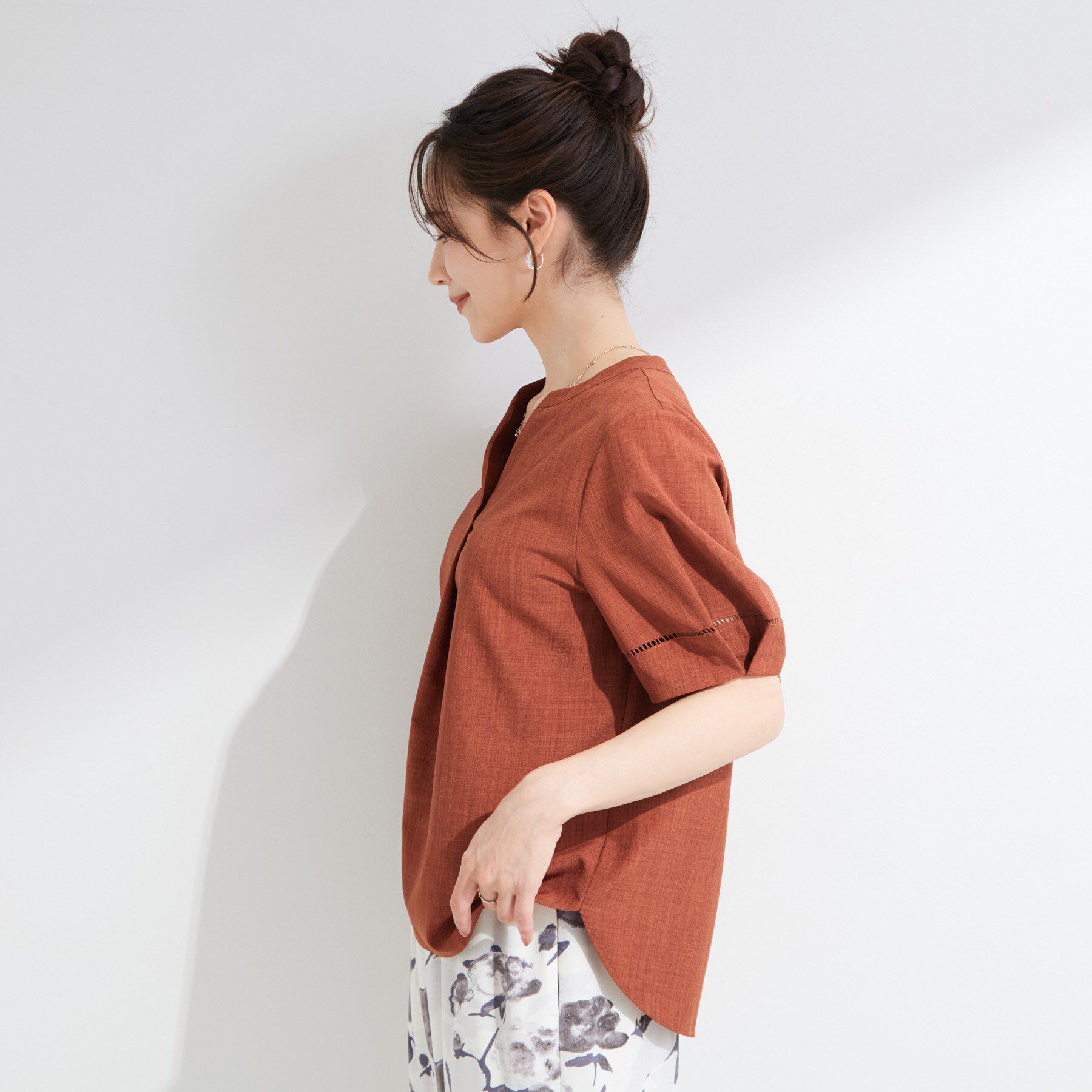 SHOO･LA･RUE「【洗濯後しわになりにくい／インせずきまる】麻調ハシゴレーススキッパーブラウス」|シャツ・ブラウス|