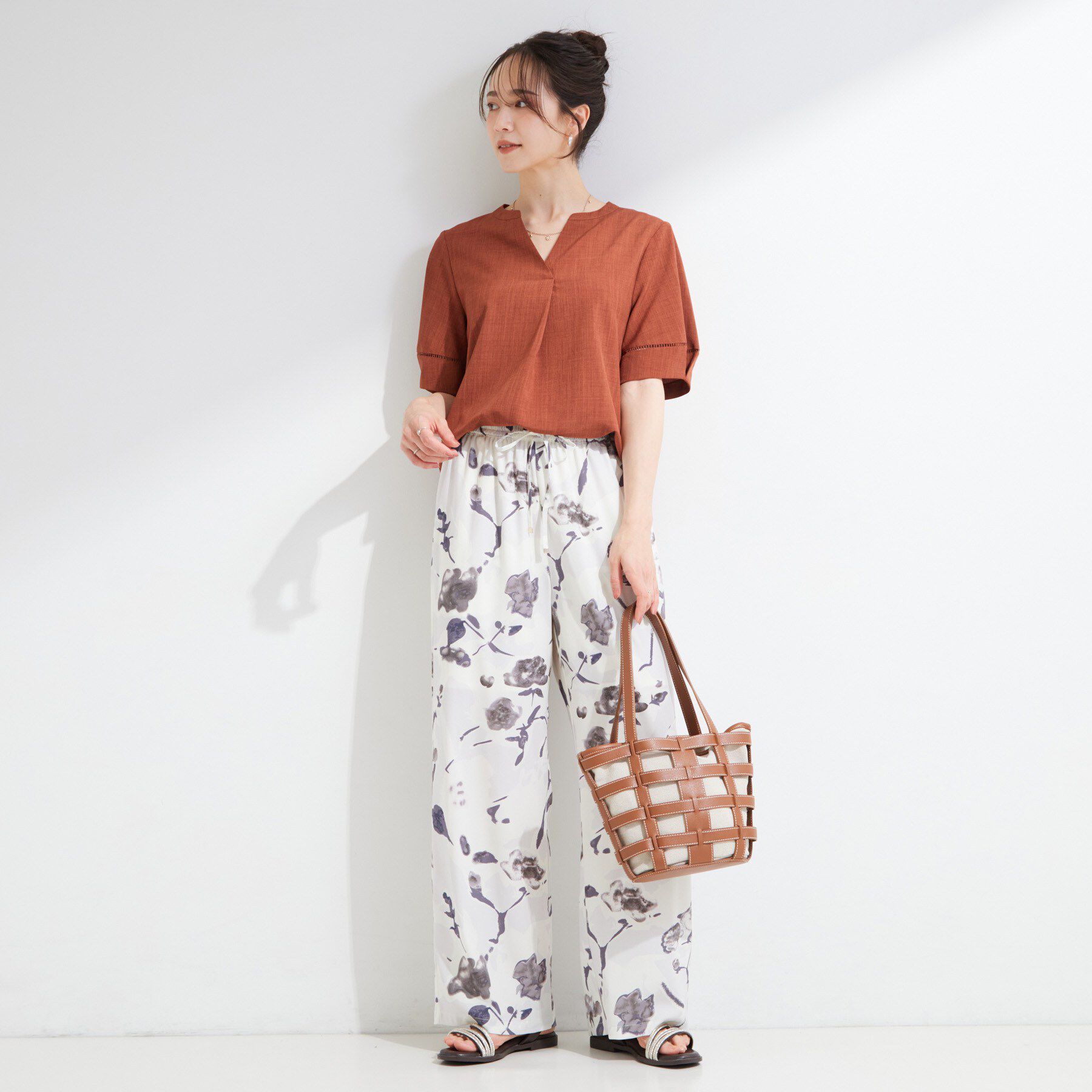 SHOO･LA･RUE「【洗濯後しわになりにくい／インせずきまる】麻調ハシゴレーススキッパーブラウス」|シャツ・ブラウス|