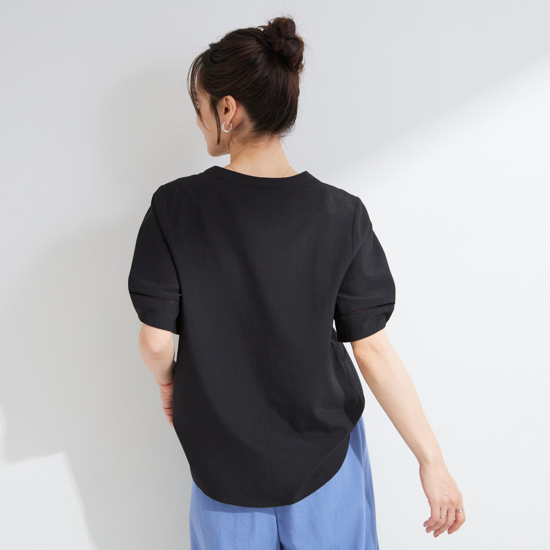 SHOO･LA･RUE「【洗濯後しわになりにくい／インせずきまる】麻調ハシゴレーススキッパーブラウス」|シャツ・ブラウス|