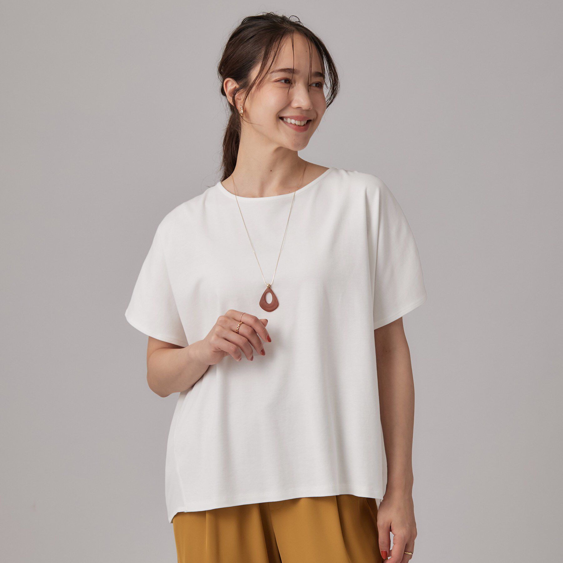 SHOO･LA･RUE「【洗濯機可/S-LL】後ろ姿も映える 異素材ドッキングトップス」|Tシャツ・カットソー|
