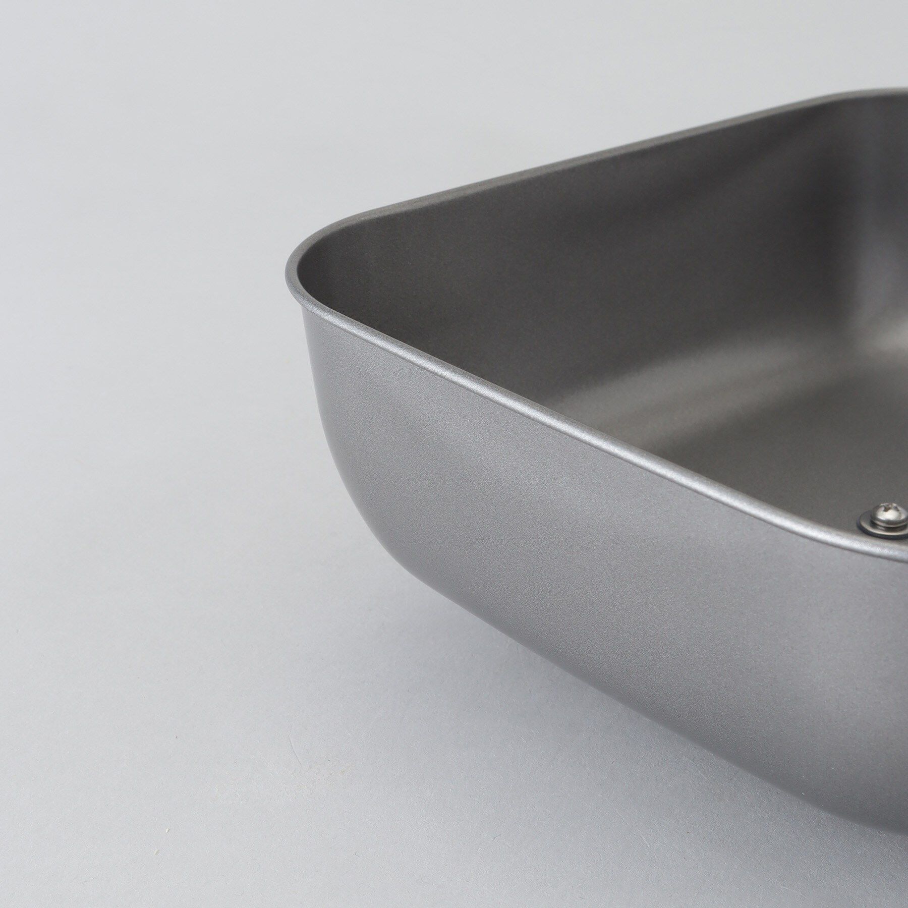 212 KITCHEN STORE「バーニスタ シリコーン加工スタンドプレートカバー角型22&times;18.5cm」|食器・キッチングッズ|