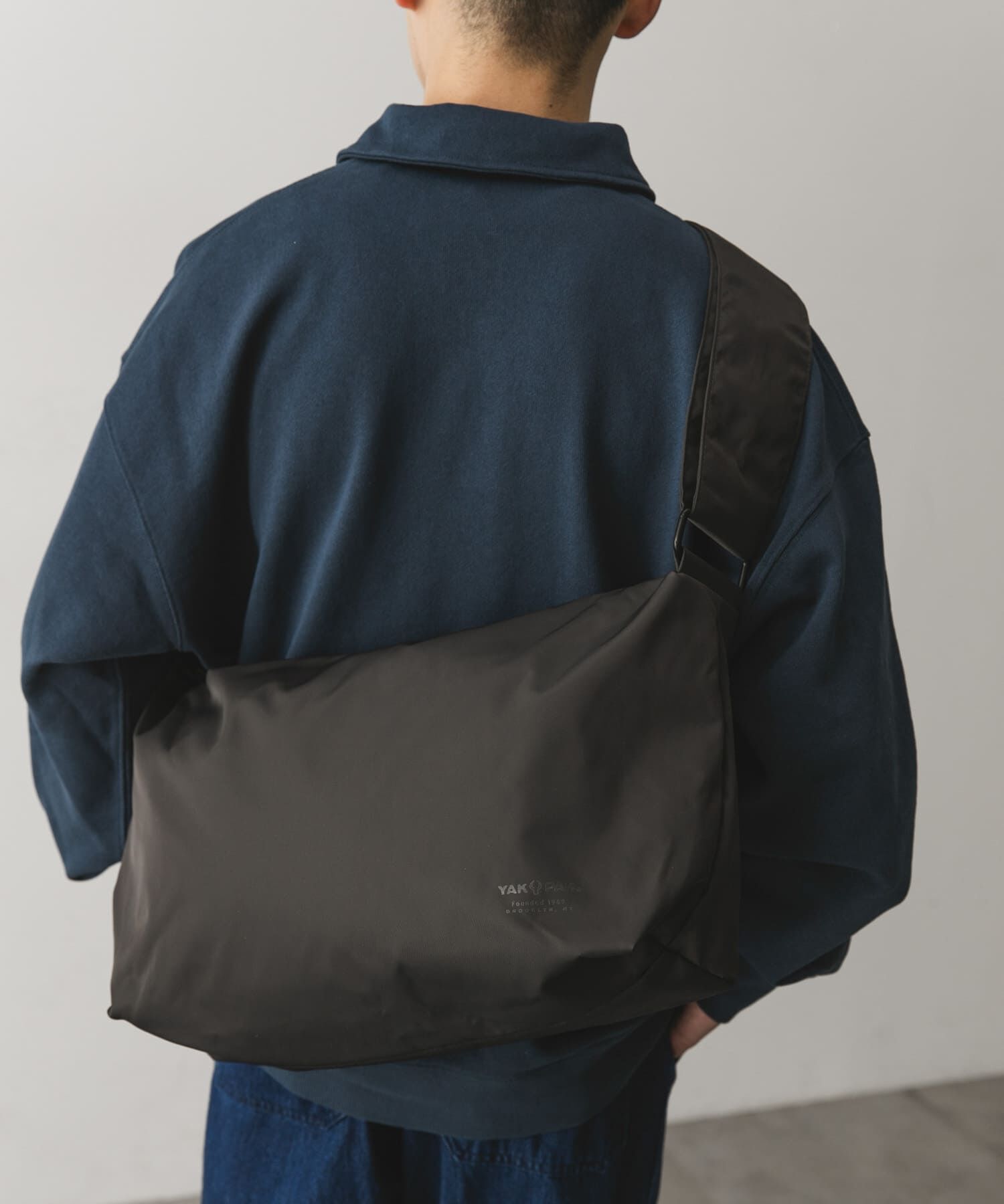 URBAN RESEARCH DOORS「『撥水』『別注』YAKPAK&times;DOORS　SHOULDER BAG M」|ショルダー・メッセンジャー|