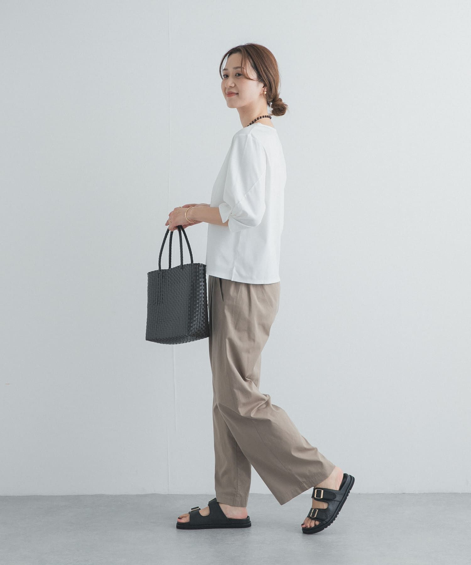URBAN RESEARCH DOORS「『仁村紗和さん着用』『UR TECH』サマシェアツイストスリーブプルオーバー」|Tシャツ・カットソー|