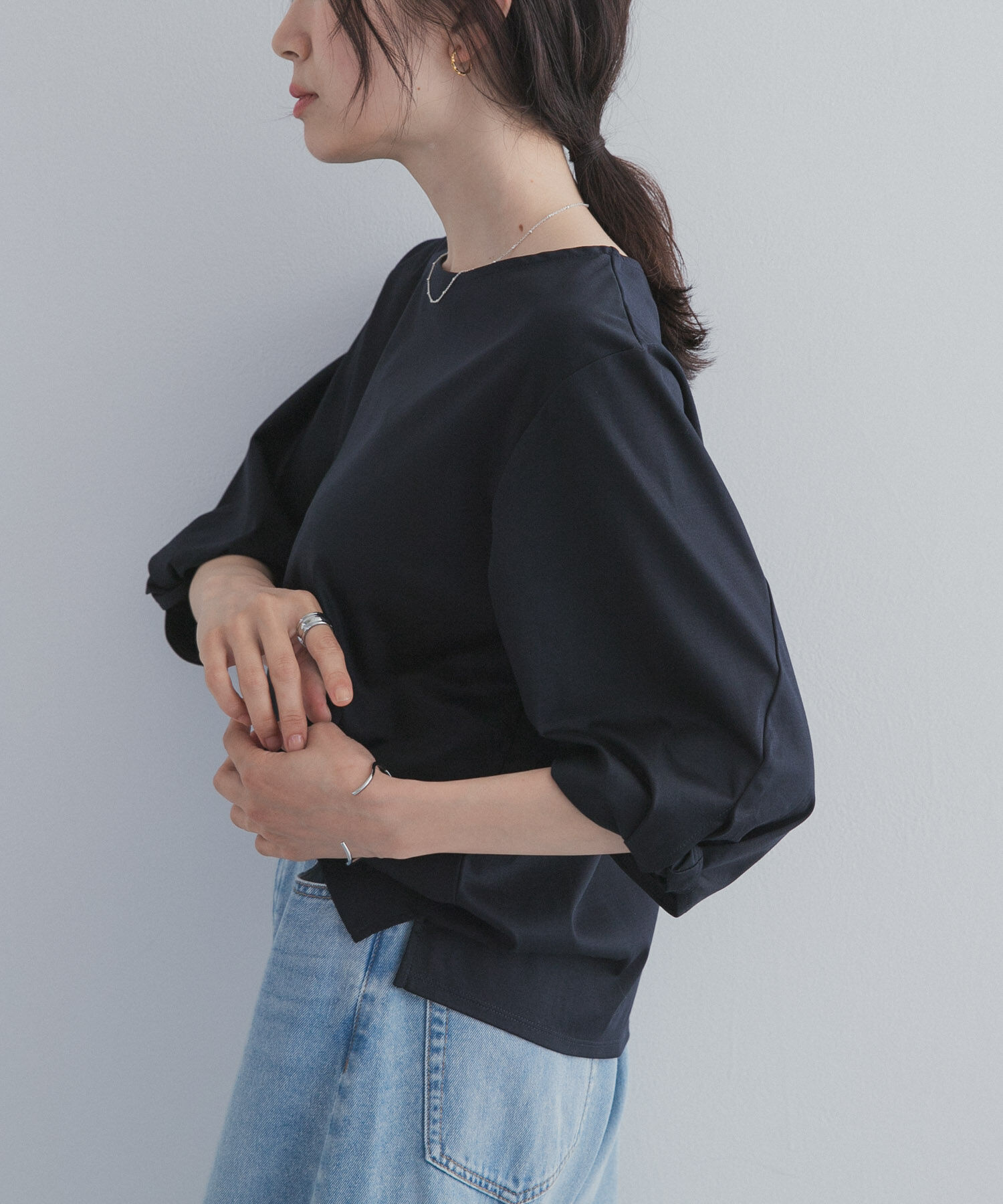 URBAN RESEARCH DOORS「『仁村紗和さん着用』『UR TECH』サマシェアツイストスリーブプルオーバー」|Tシャツ・カットソー|ネイビー