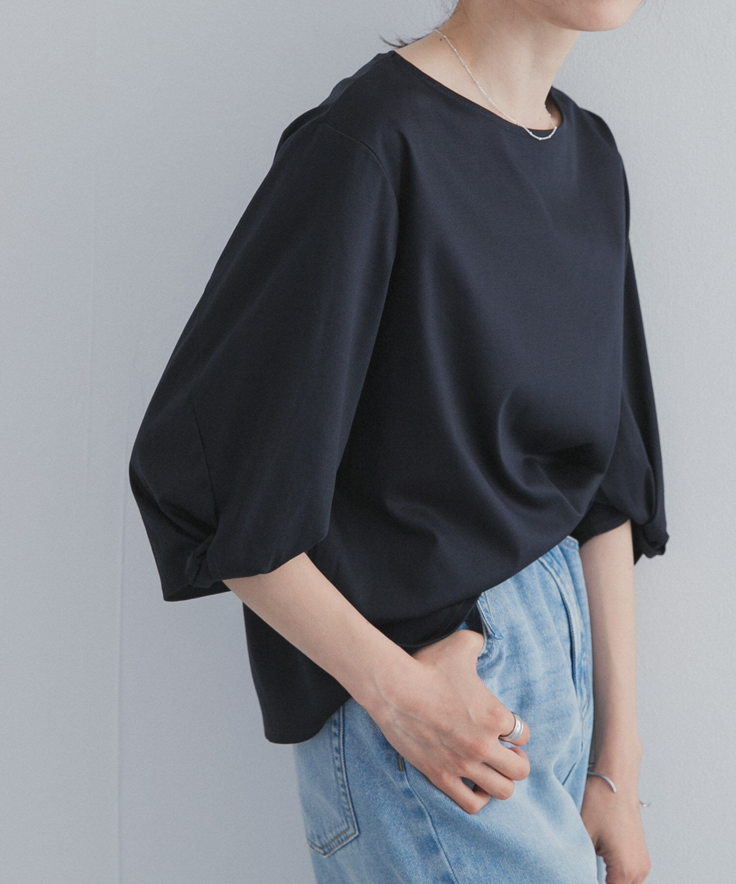 URBAN RESEARCH DOORS「『仁村紗和さん着用』『UR TECH』サマシェアツイストスリーブプルオーバー」|Tシャツ・カットソー|