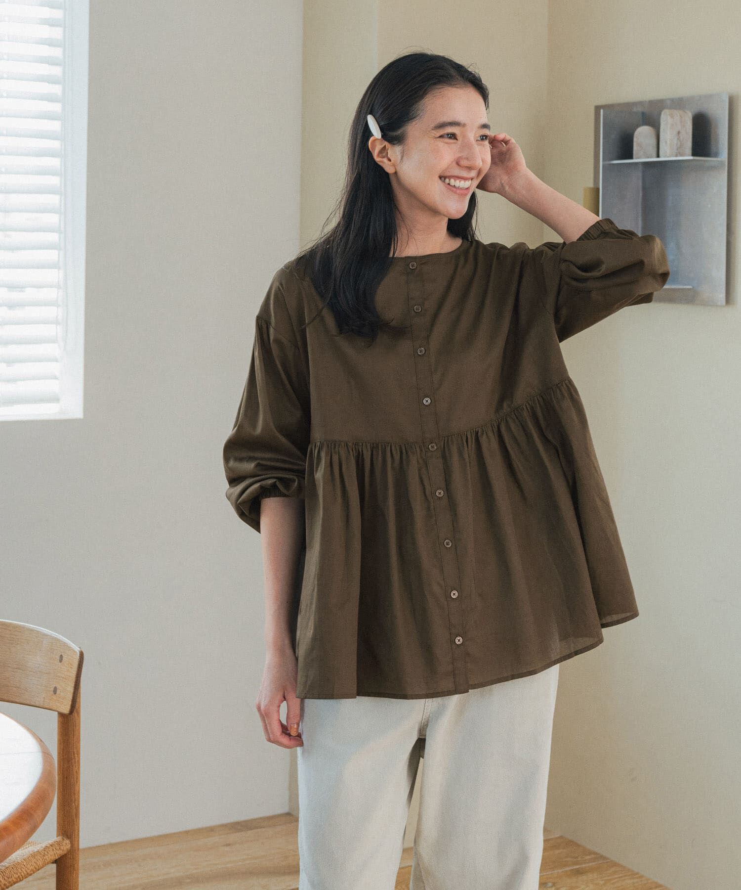 URBAN RESEARCH DOORS「コットンツイル2WAYギャザーブラウス」|シャツ・ブラウス|