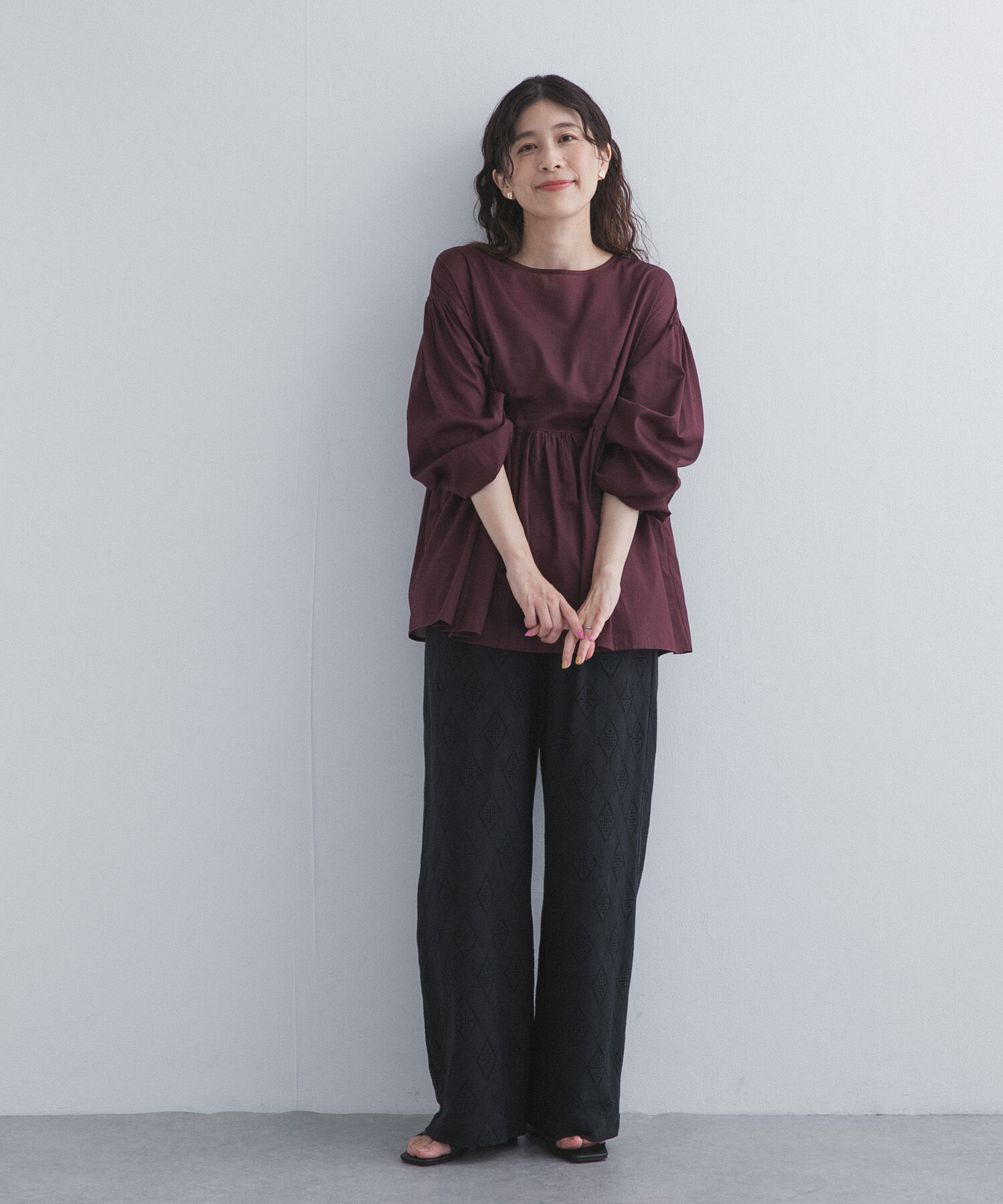 URBAN RESEARCH DOORS「コットンツイル2WAYギャザーブラウス」|シャツ・ブラウス|