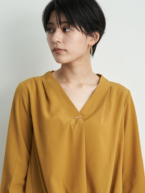 YECCA VECCA「メタルバーVネックブラウス」|シャツ・ブラウス|