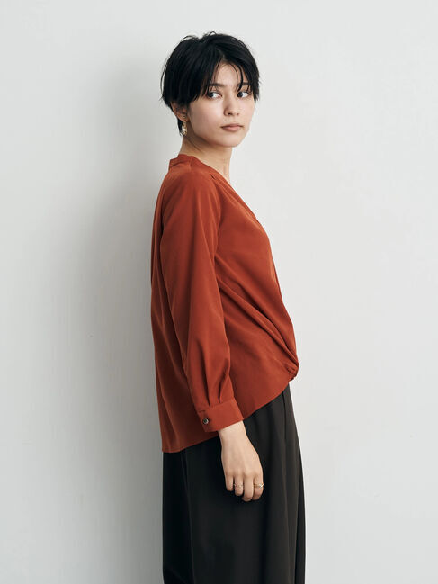 YECCA VECCA「メタルバーVネックブラウス」|シャツ・ブラウス|