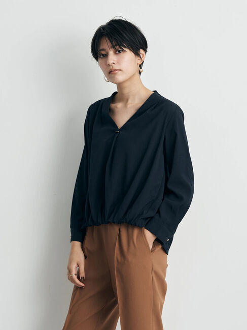 YECCA VECCA「メタルバーVネックブラウス」|シャツ・ブラウス|