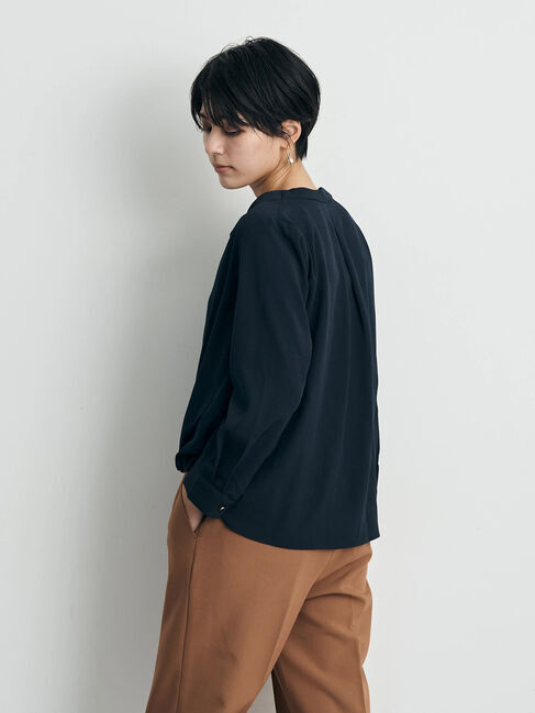 YECCA VECCA「メタルバーVネックブラウス」|シャツ・ブラウス|