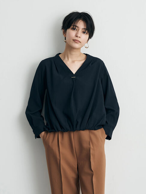 YECCA VECCA「メタルバーVネックブラウス」|シャツ・ブラウス|