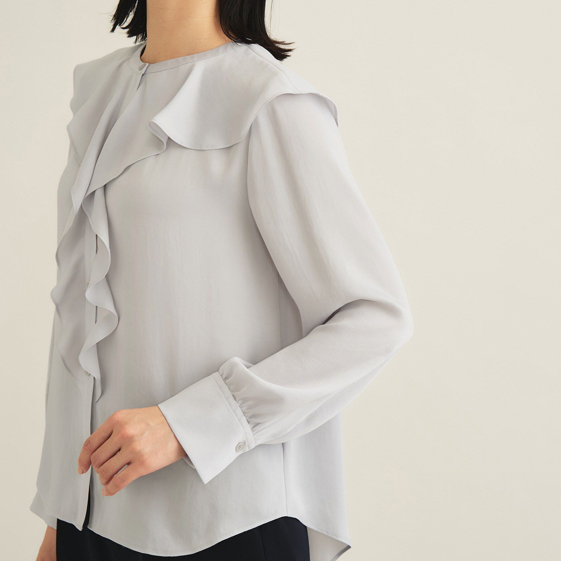 INDIVI「【洗える】ラッフルサテンブラウス」|シャツ・ブラウス|