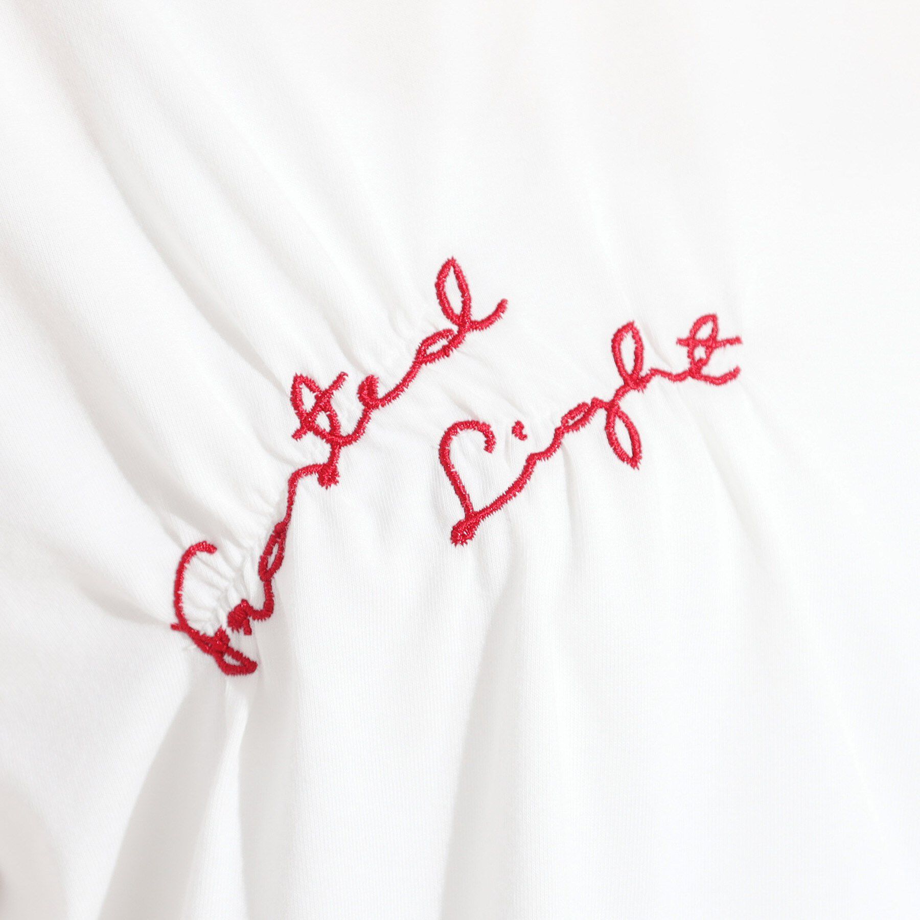 SHOO･LA･RUE「【ひんやり】大人のカジュアルスタイルに レタリング刺繍Tシャツ」|Tシャツ・カットソー|