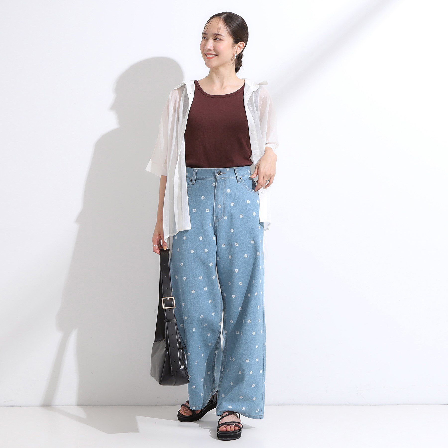 SHOO･LA･RUE「【S-LL】周りと差がつく デイジー柄デニムワイドパンツ」|デニム|