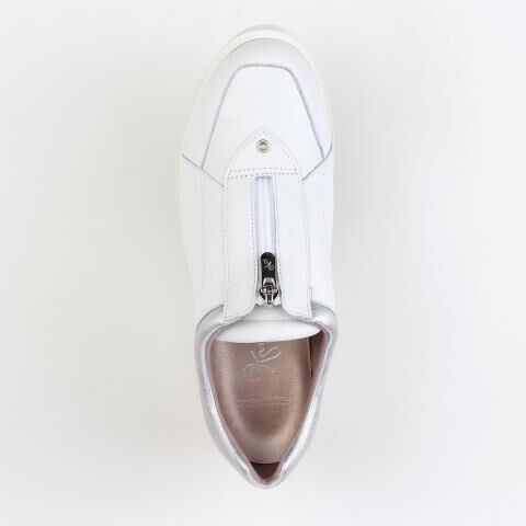 銀座かねまつ「RMWE2561STE3CBWHT3CB　【本革】【防水】【Eウィズ】アクアベルセンターZIPスニーカー」|スニーカー|