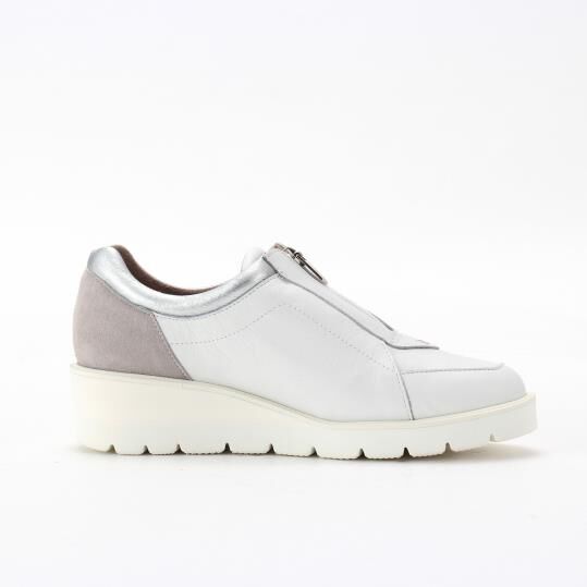 銀座かねまつ「RMWE2561STE3CBWHT3CB　【本革】【防水】【Eウィズ】アクアベルセンターZIPスニーカー」|スニーカー|